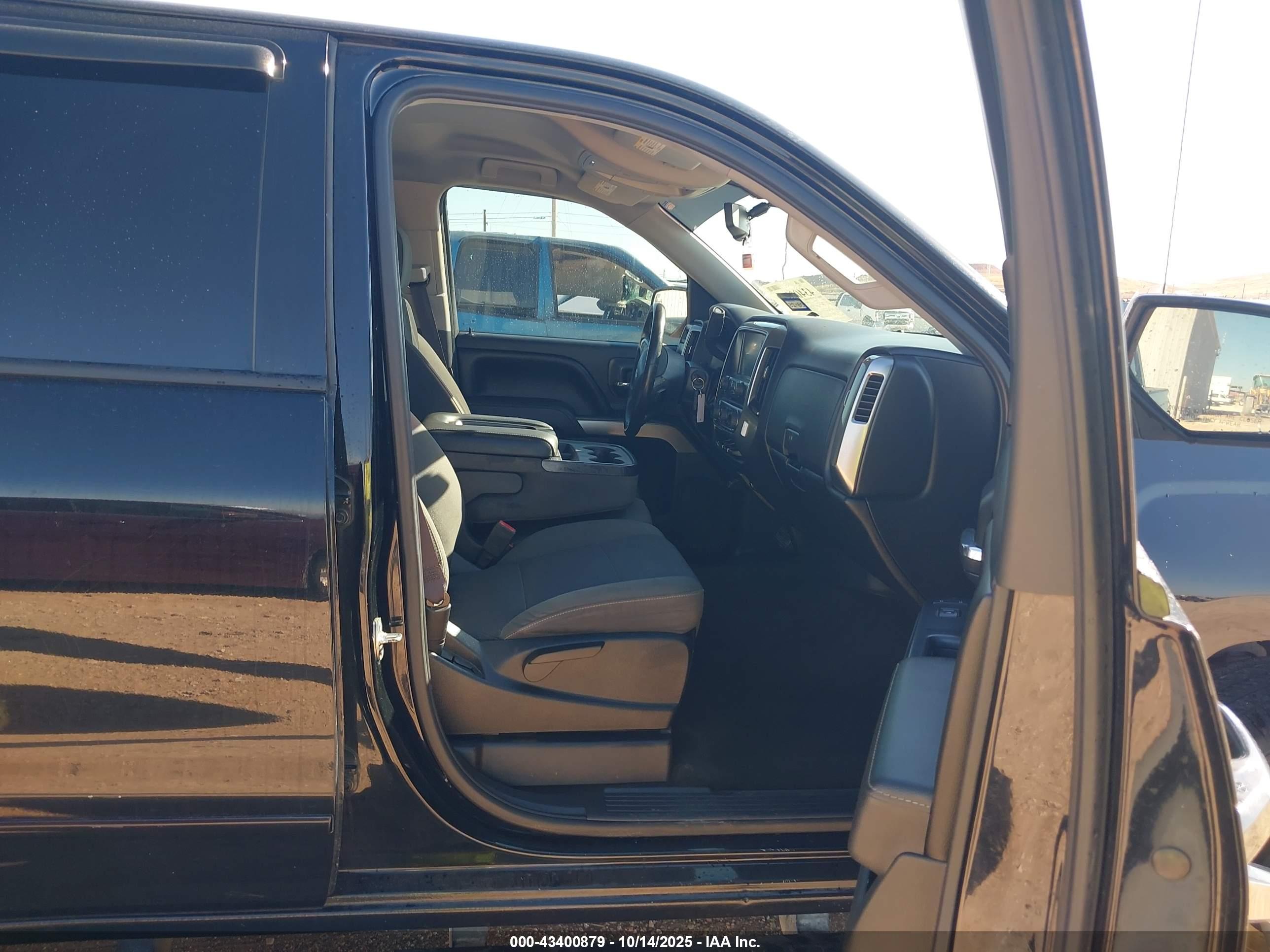 CHEVROLET SILVERADO image 5