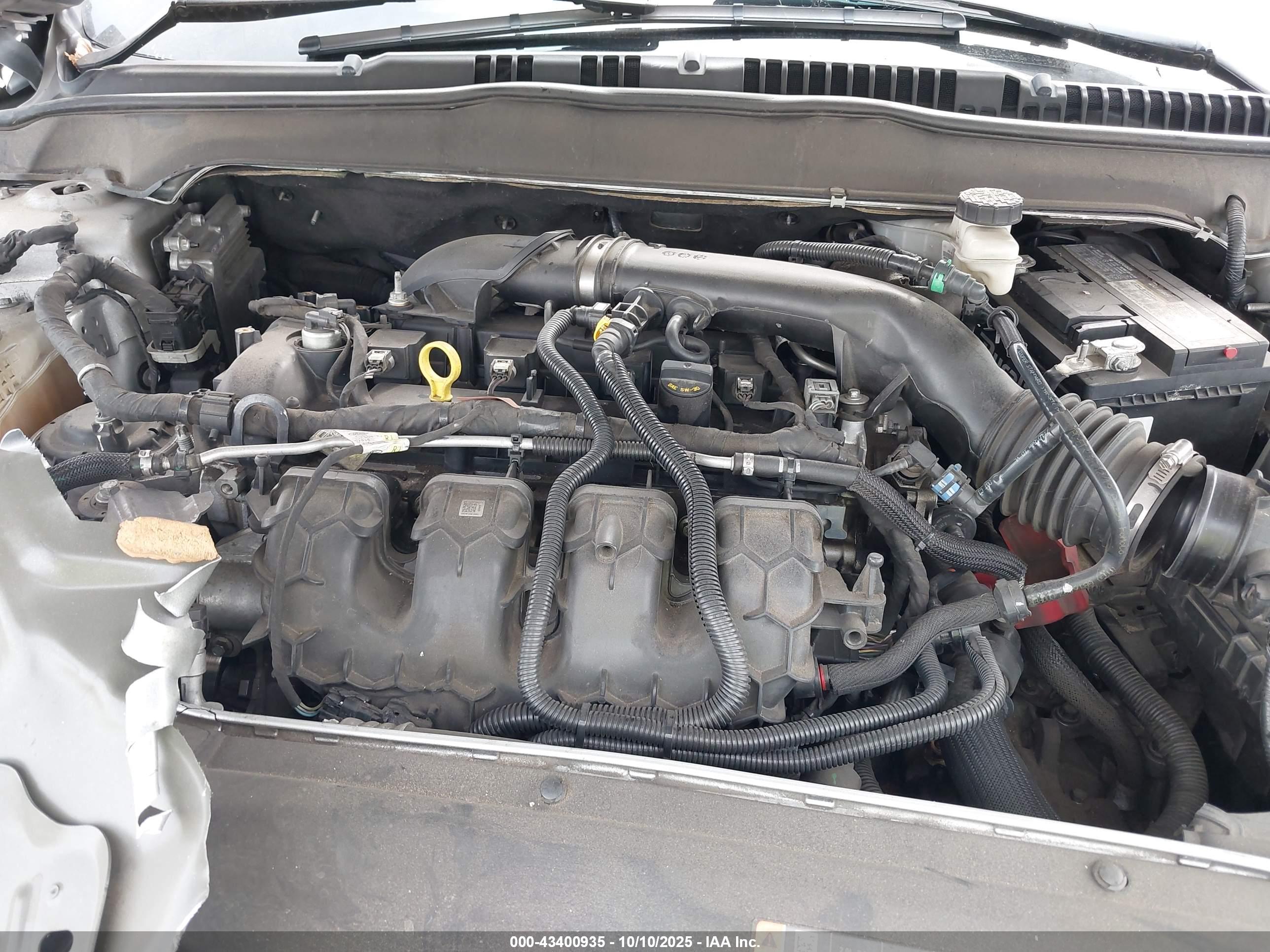 FORD FUSION image 10