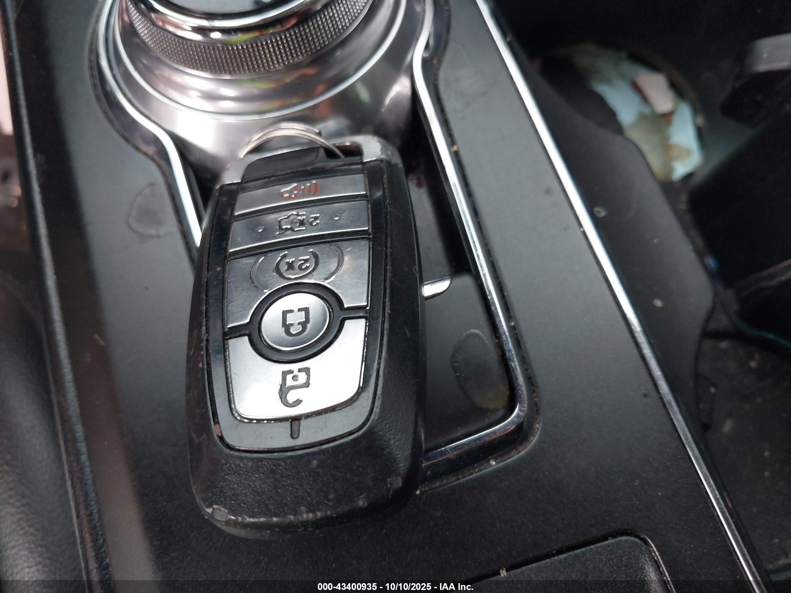 FORD FUSION image 11