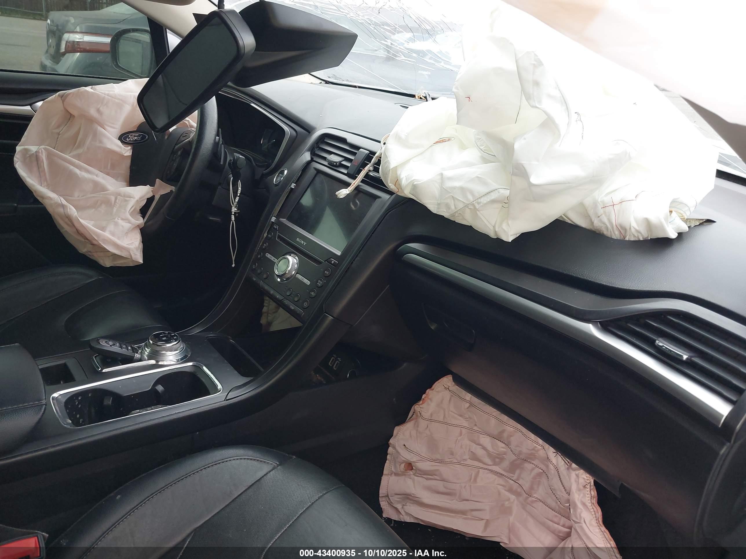 FORD FUSION image 5