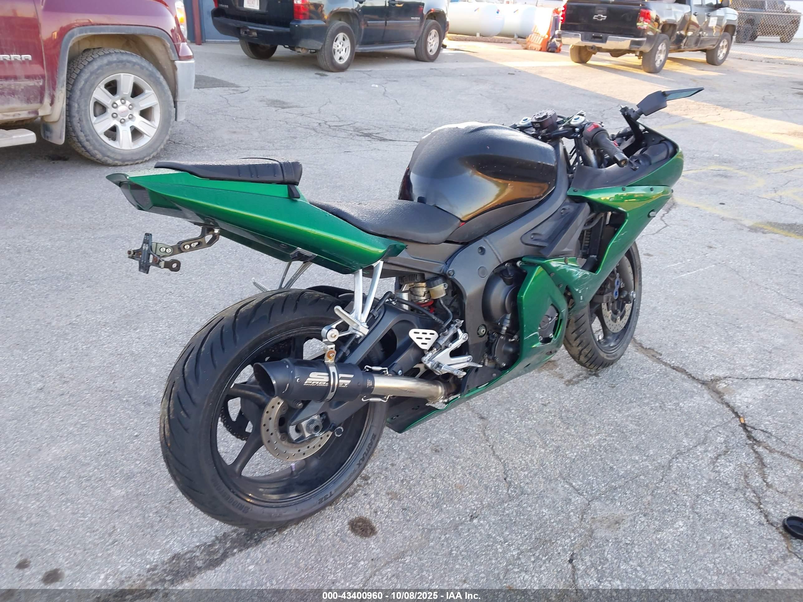 YAMAHA YZFR6 image 4