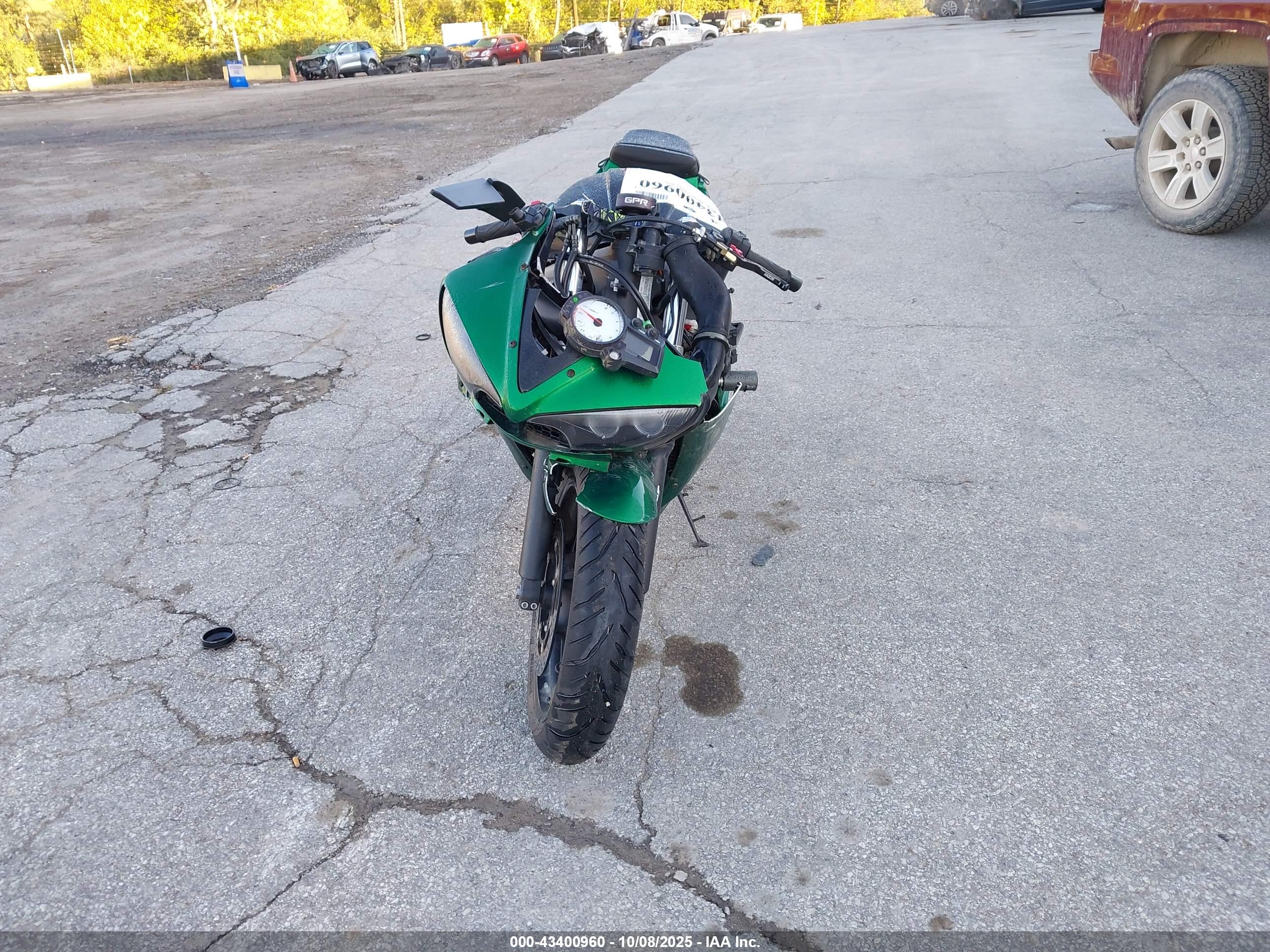 YAMAHA YZFR6 image 5