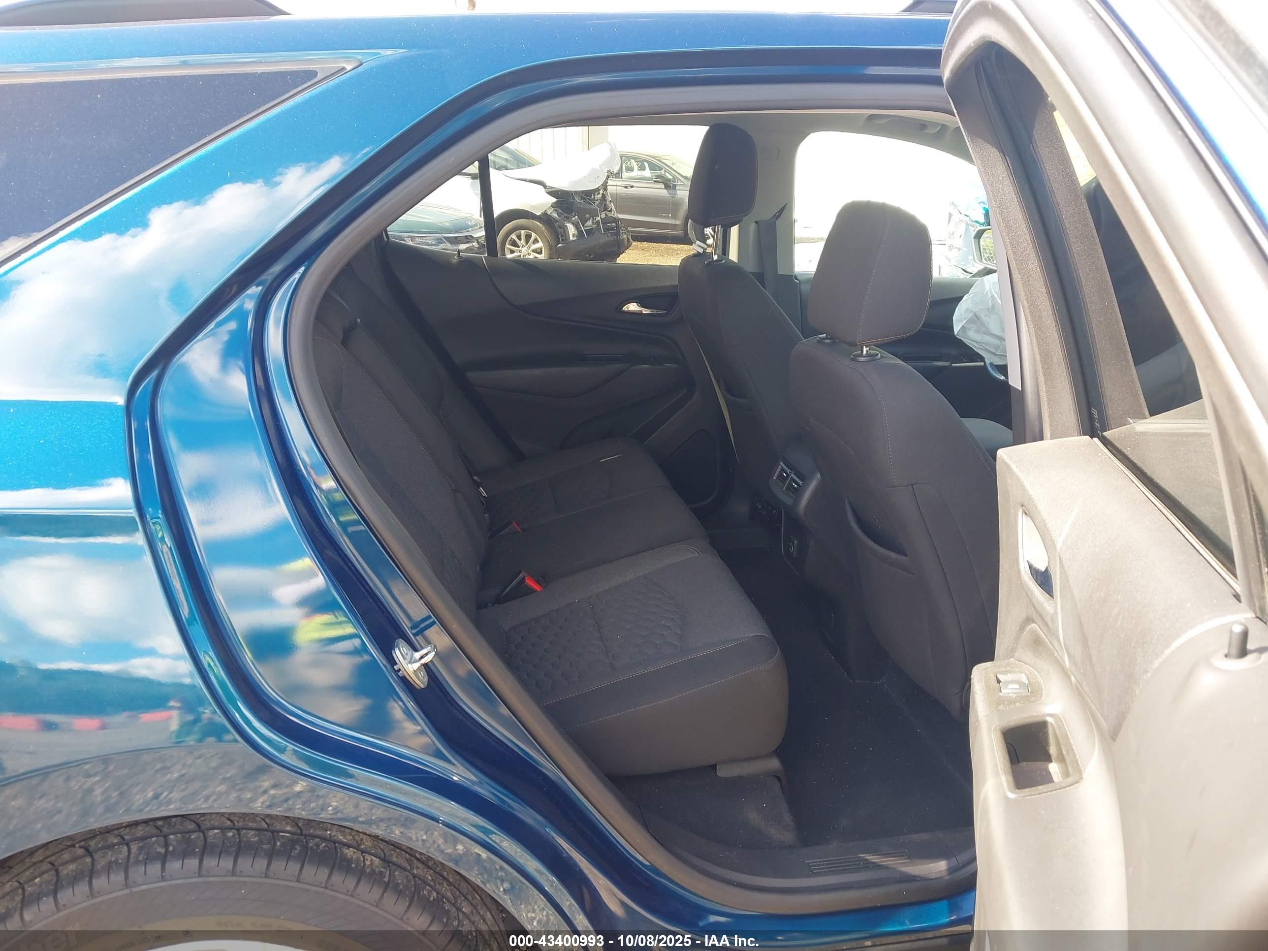 CHEVROLET EQUINOX image 8