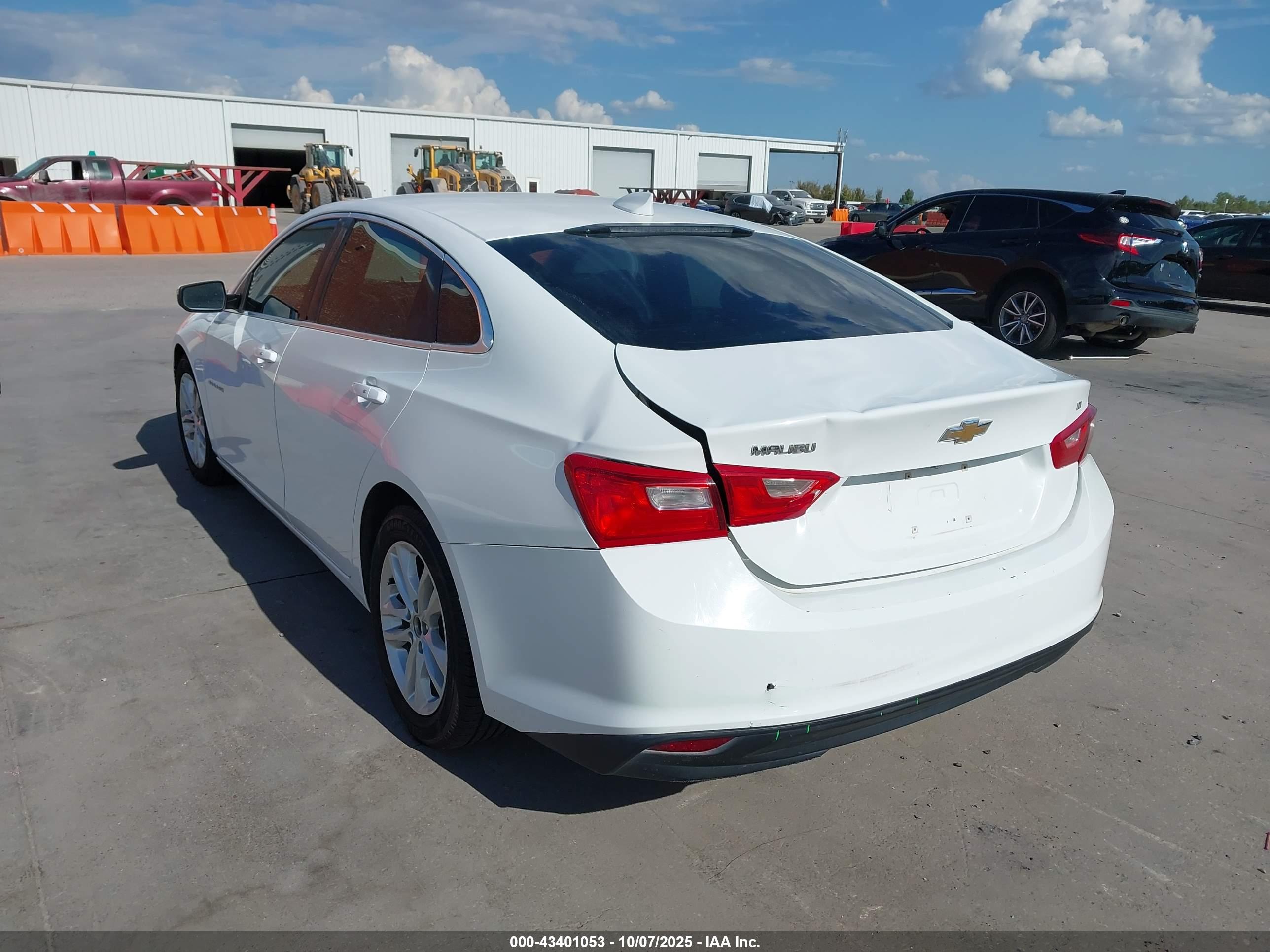 CHEVROLET MALIBU image 3