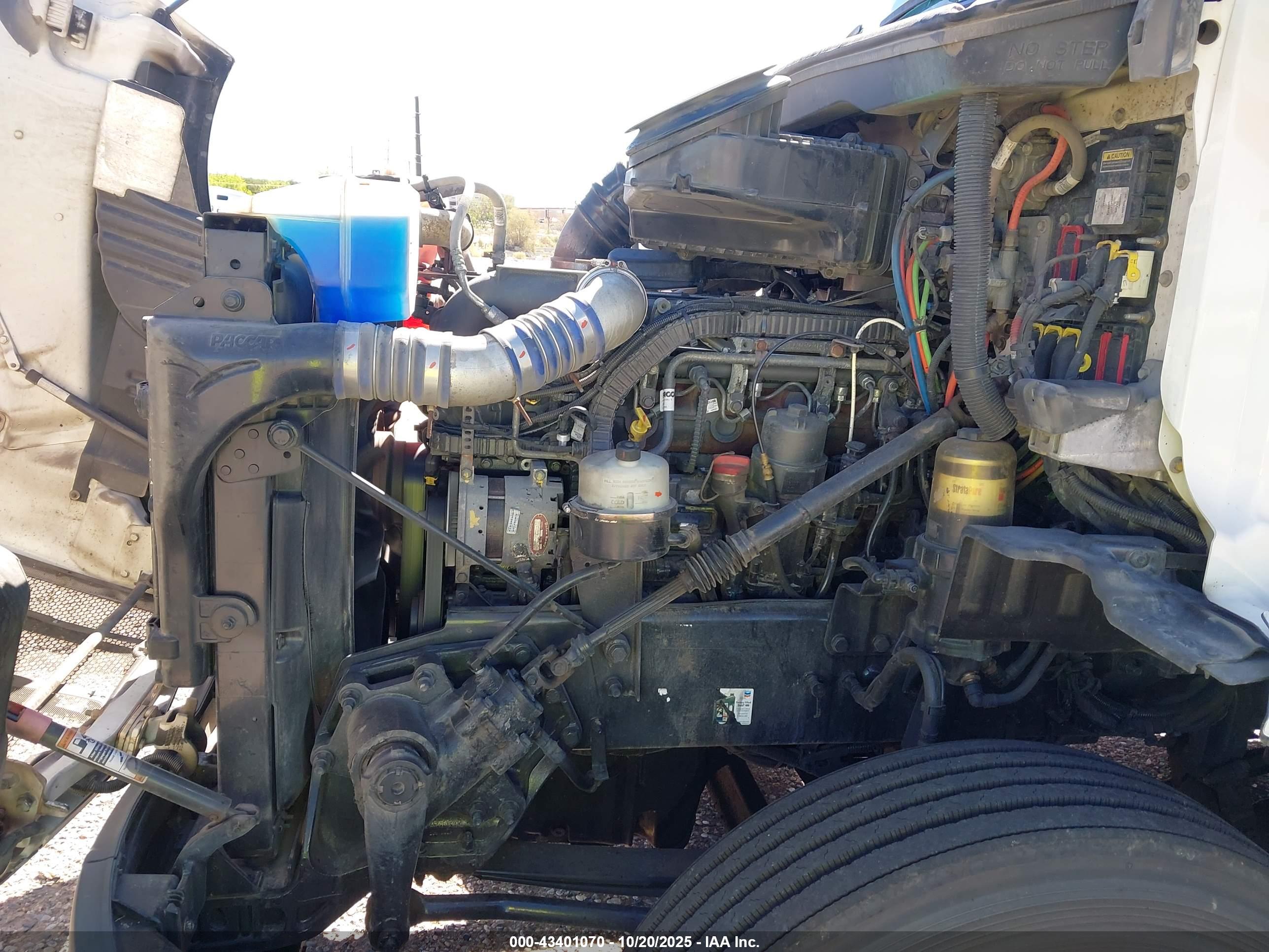 PETERBILT 579 image 10