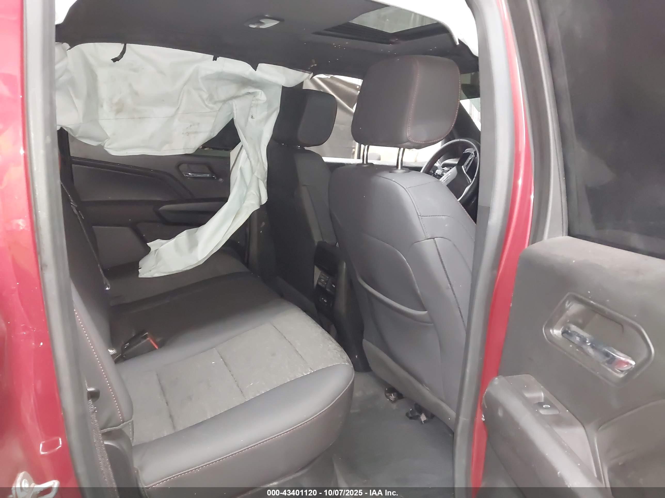 CHEVROLET COLORADO image 8