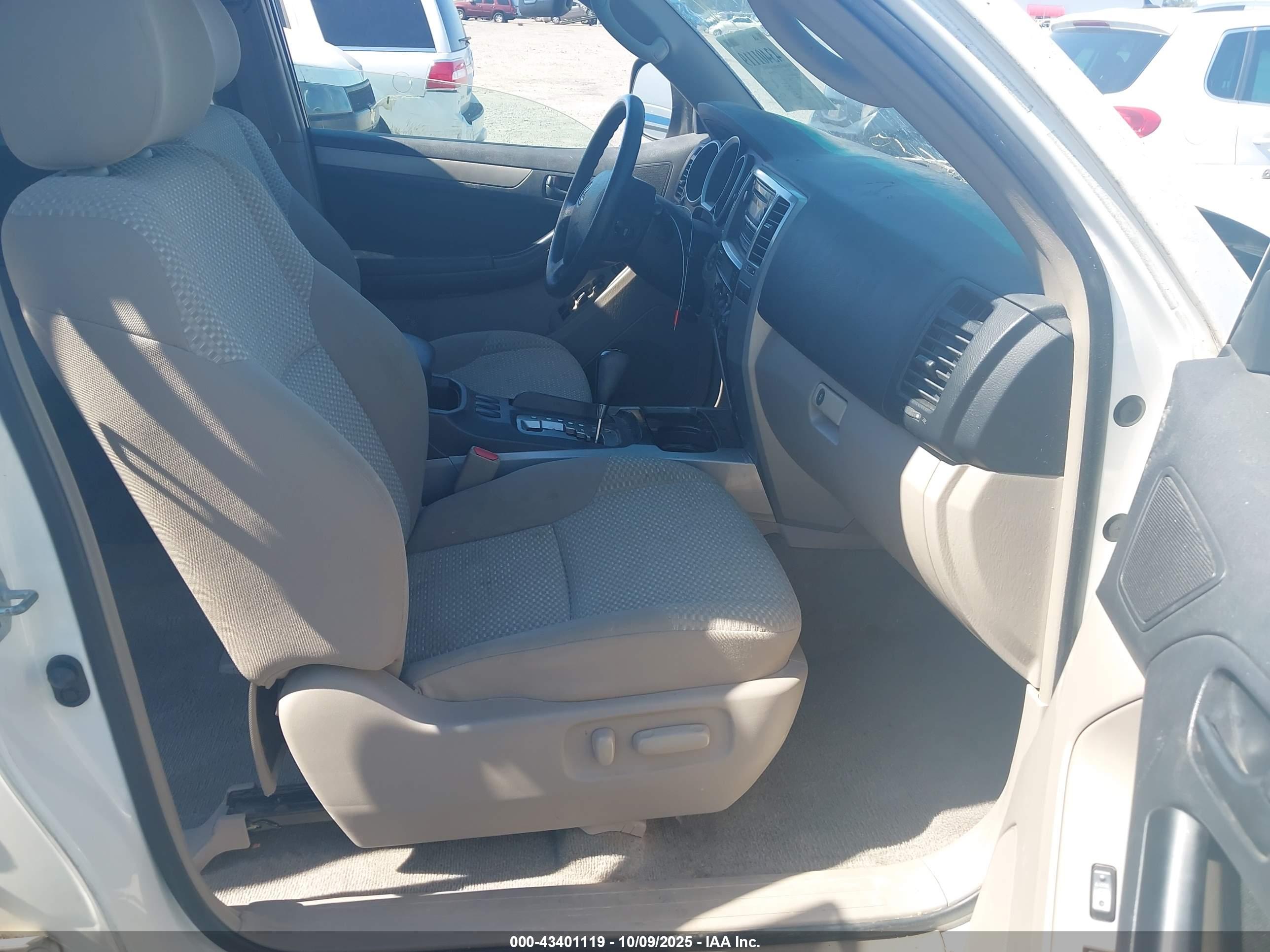 TOYOTA 4RUNNER image 5