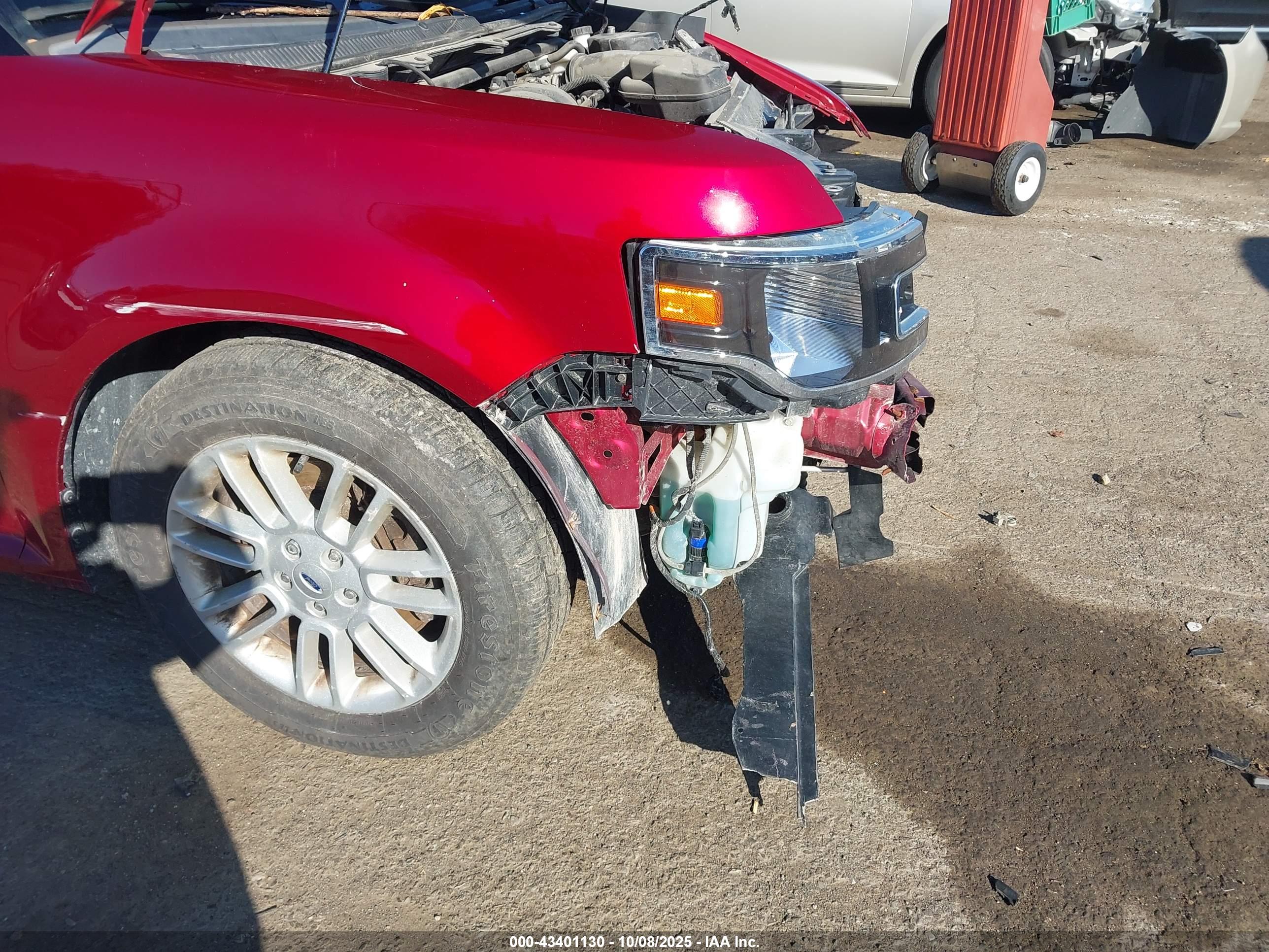 FORD FLEX image 6