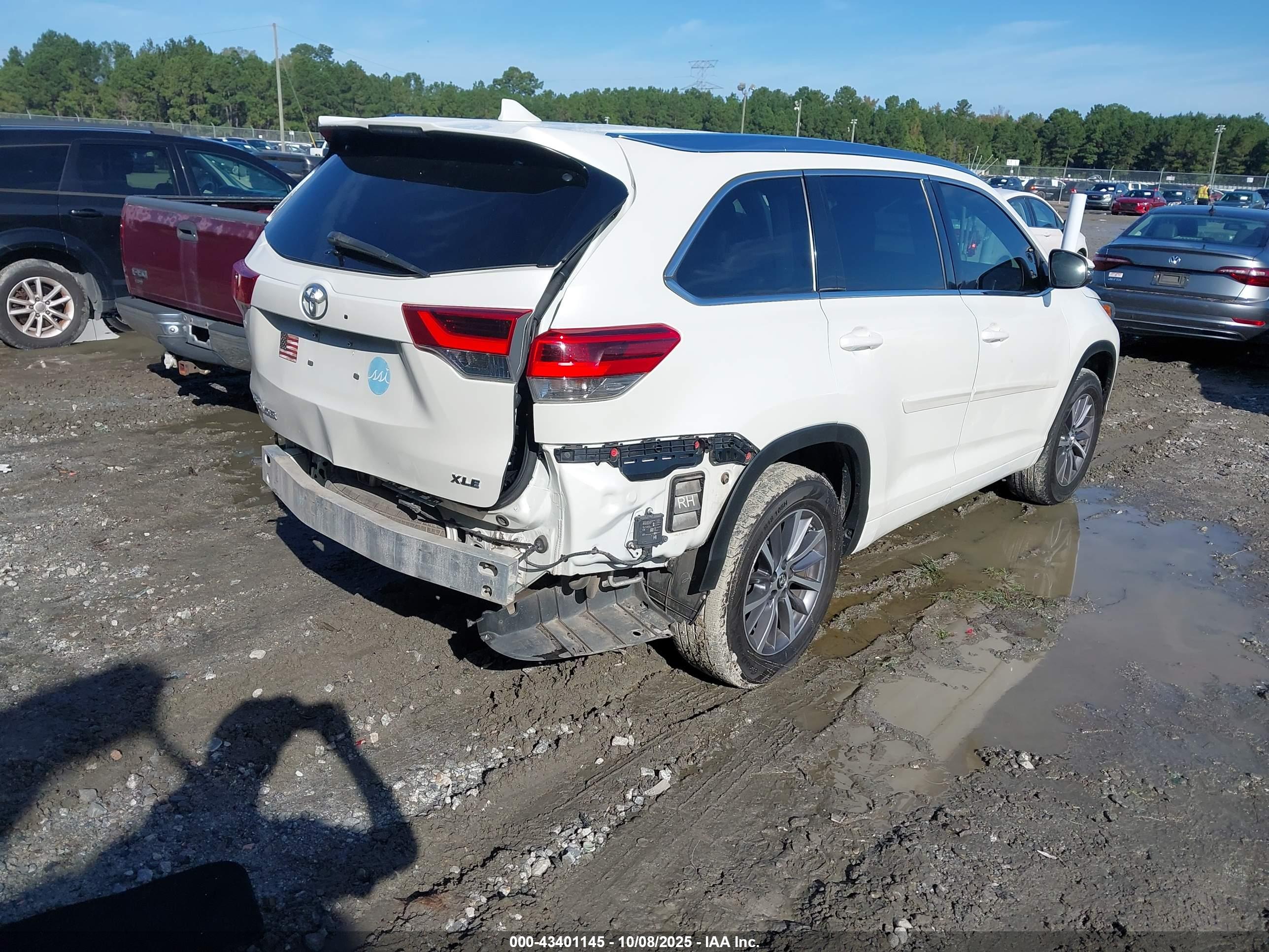 TOYOTA HIGHLANDER image 4