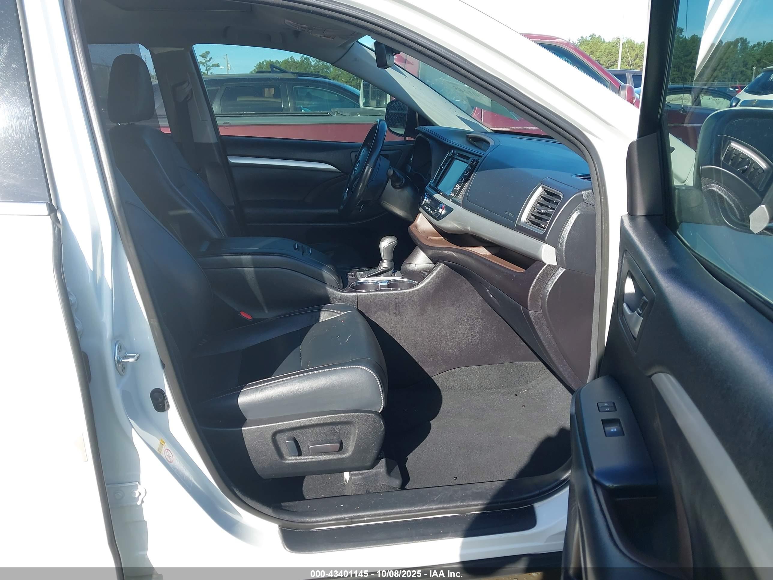 TOYOTA HIGHLANDER image 5