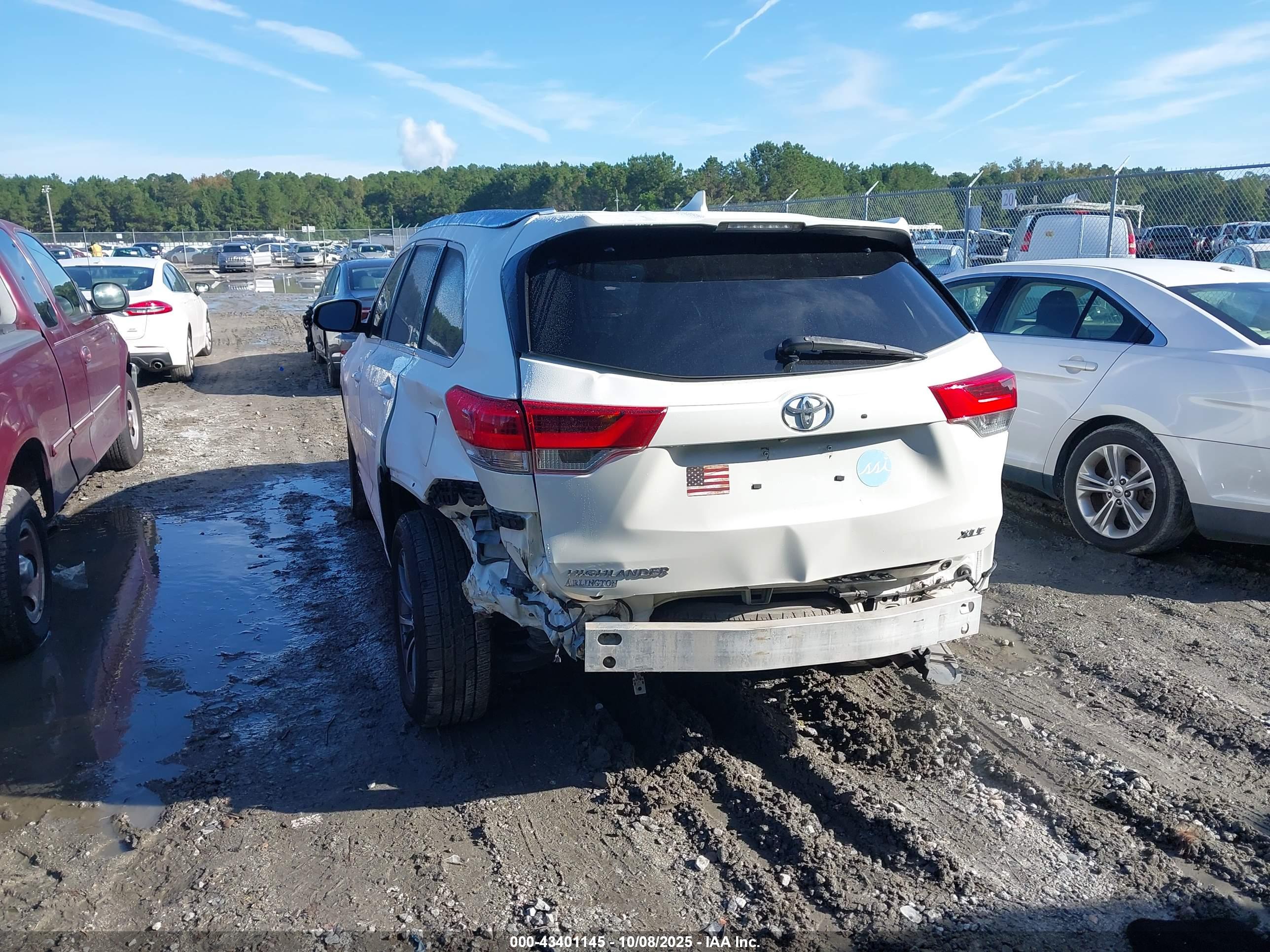 TOYOTA HIGHLANDER image 6