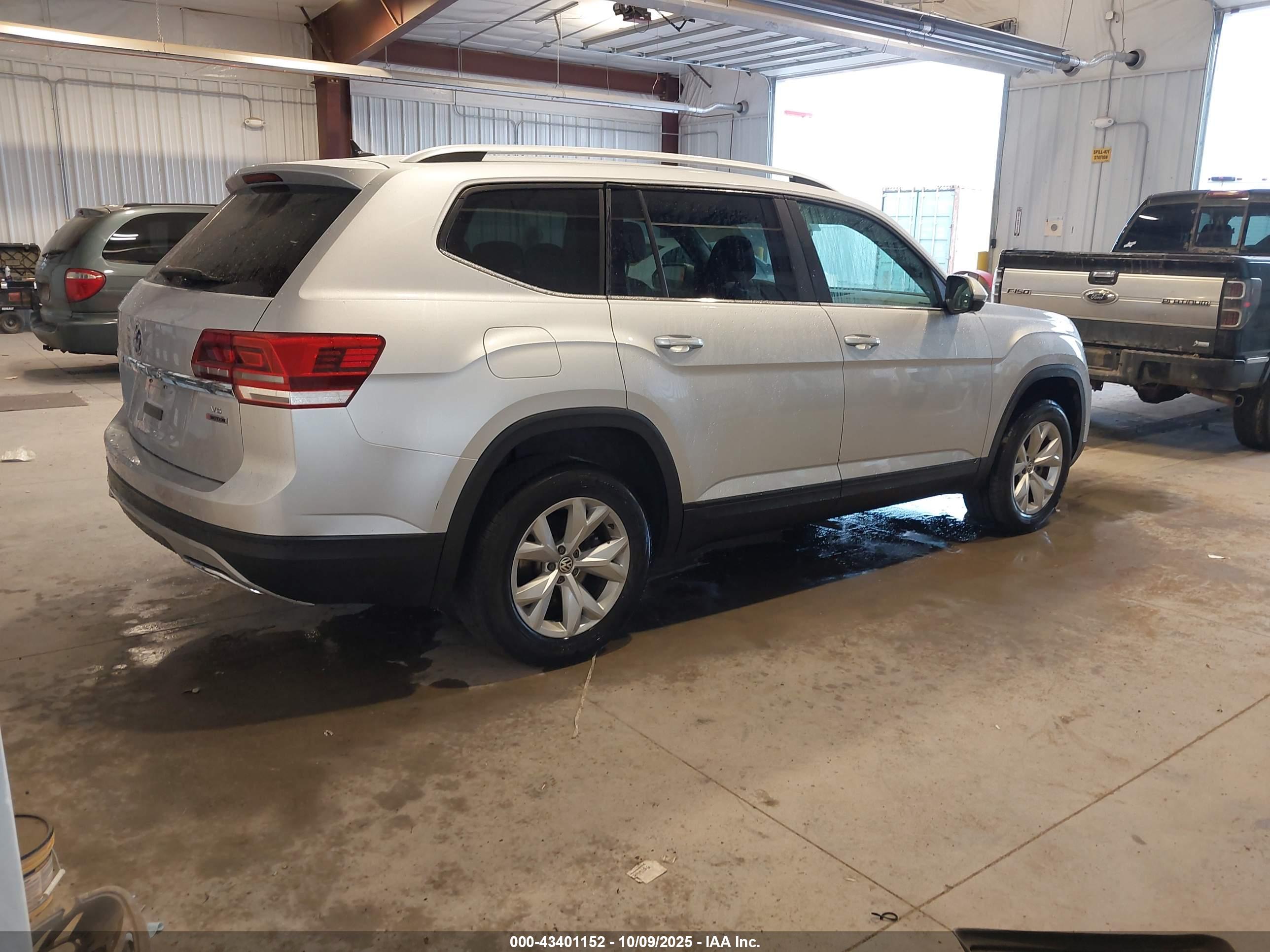 VOLKSWAGEN ATLAS image 4