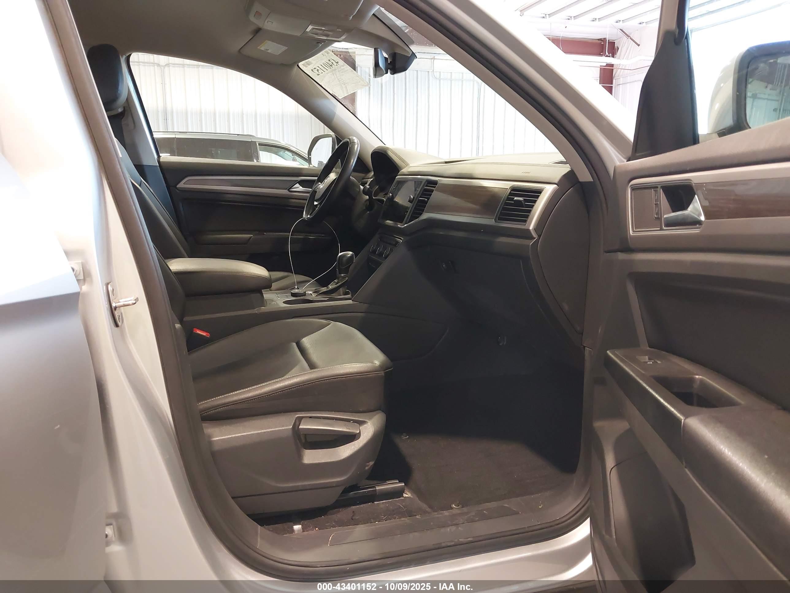 VOLKSWAGEN ATLAS image 5