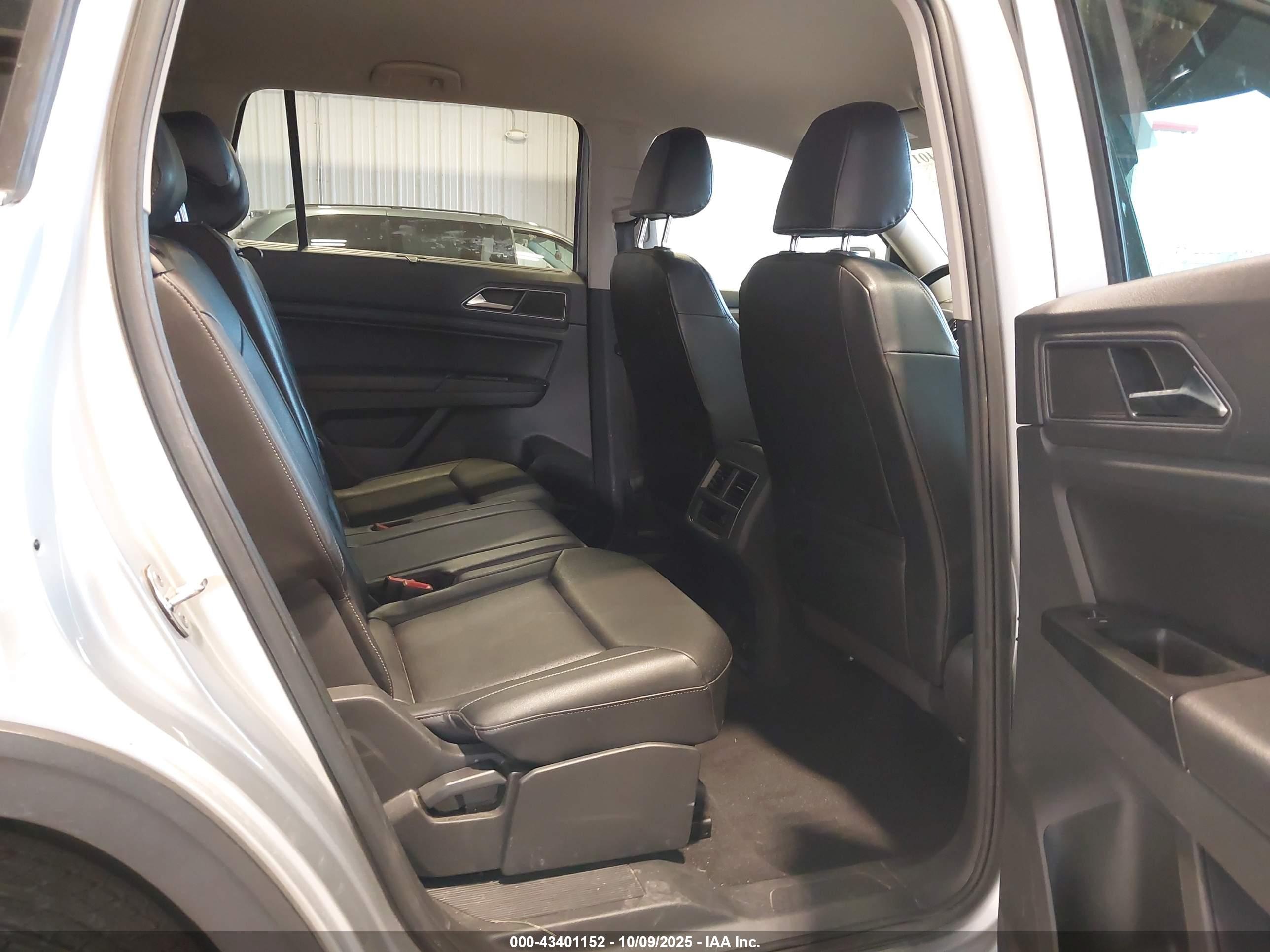 VOLKSWAGEN ATLAS image 8