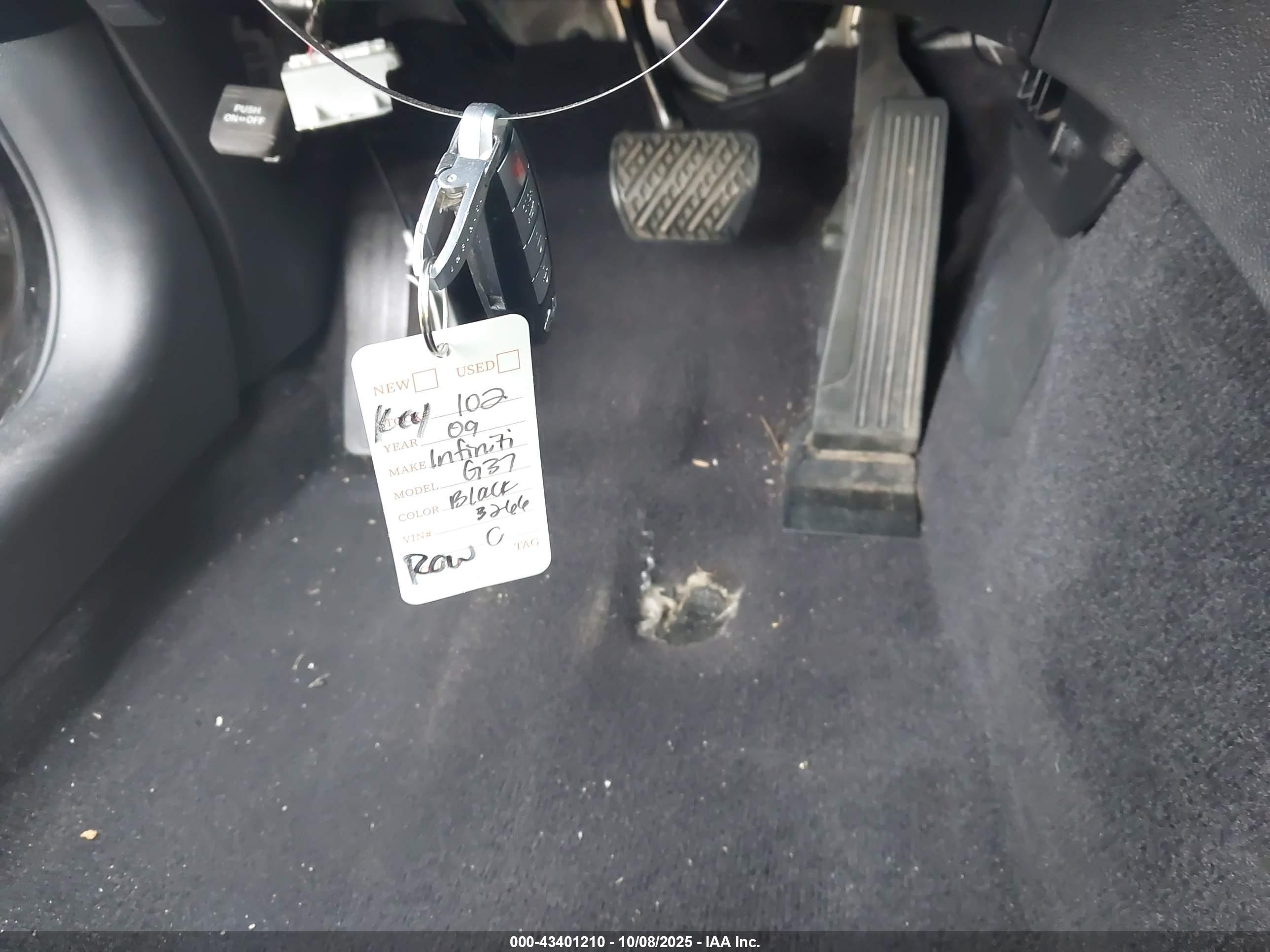 INFINITI G37 image 11