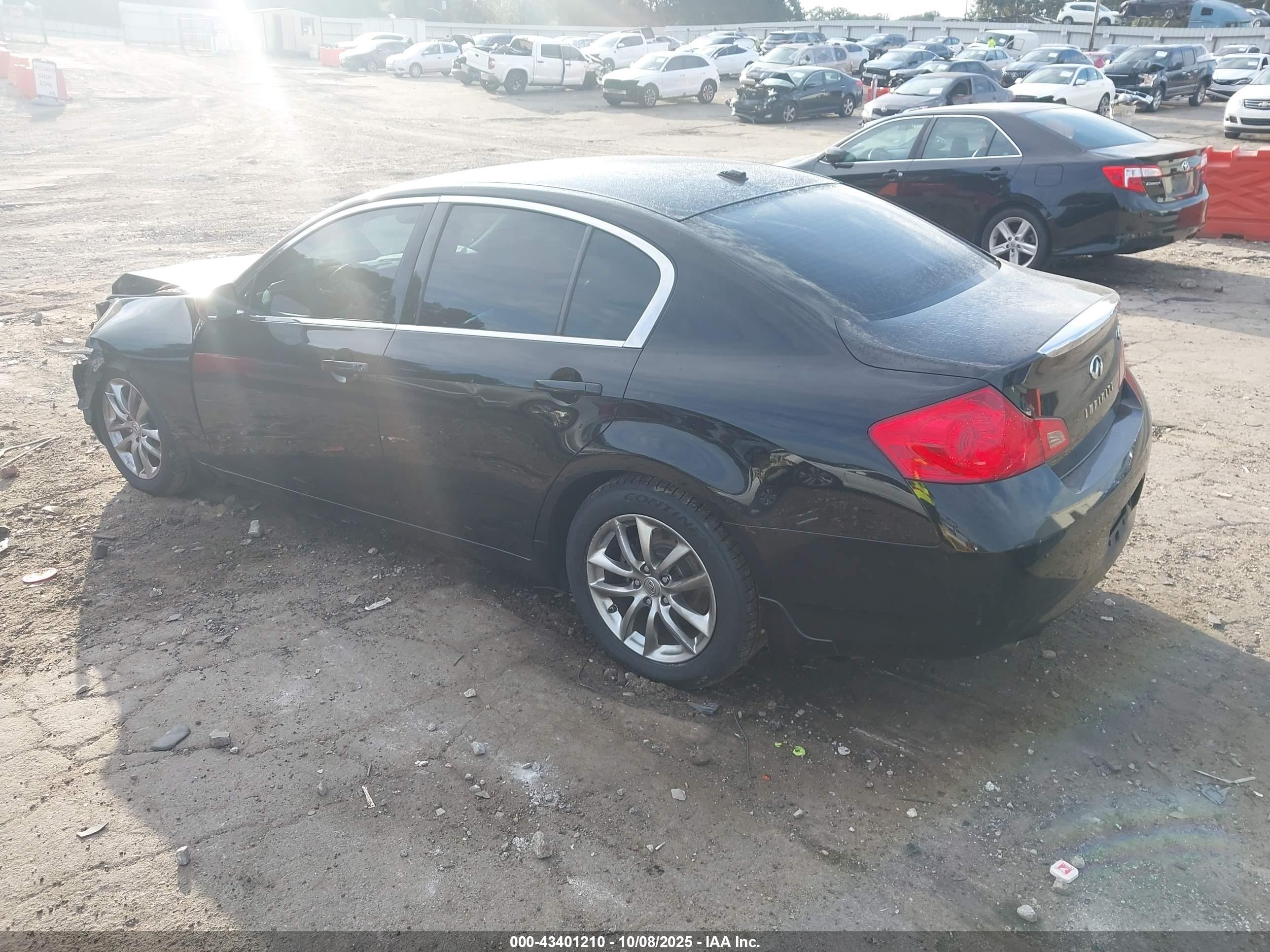 INFINITI G37 image 3