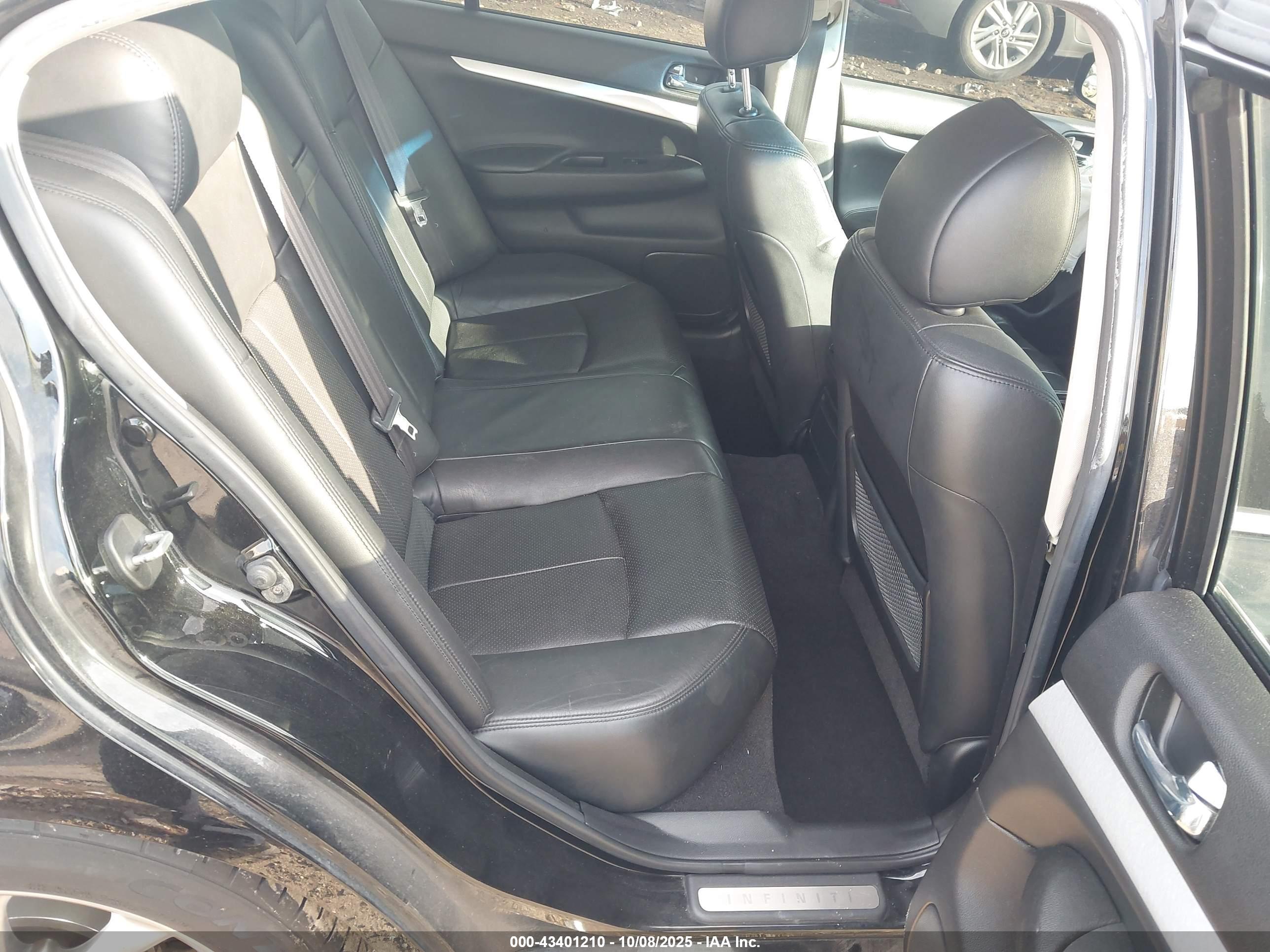 INFINITI G37 image 8