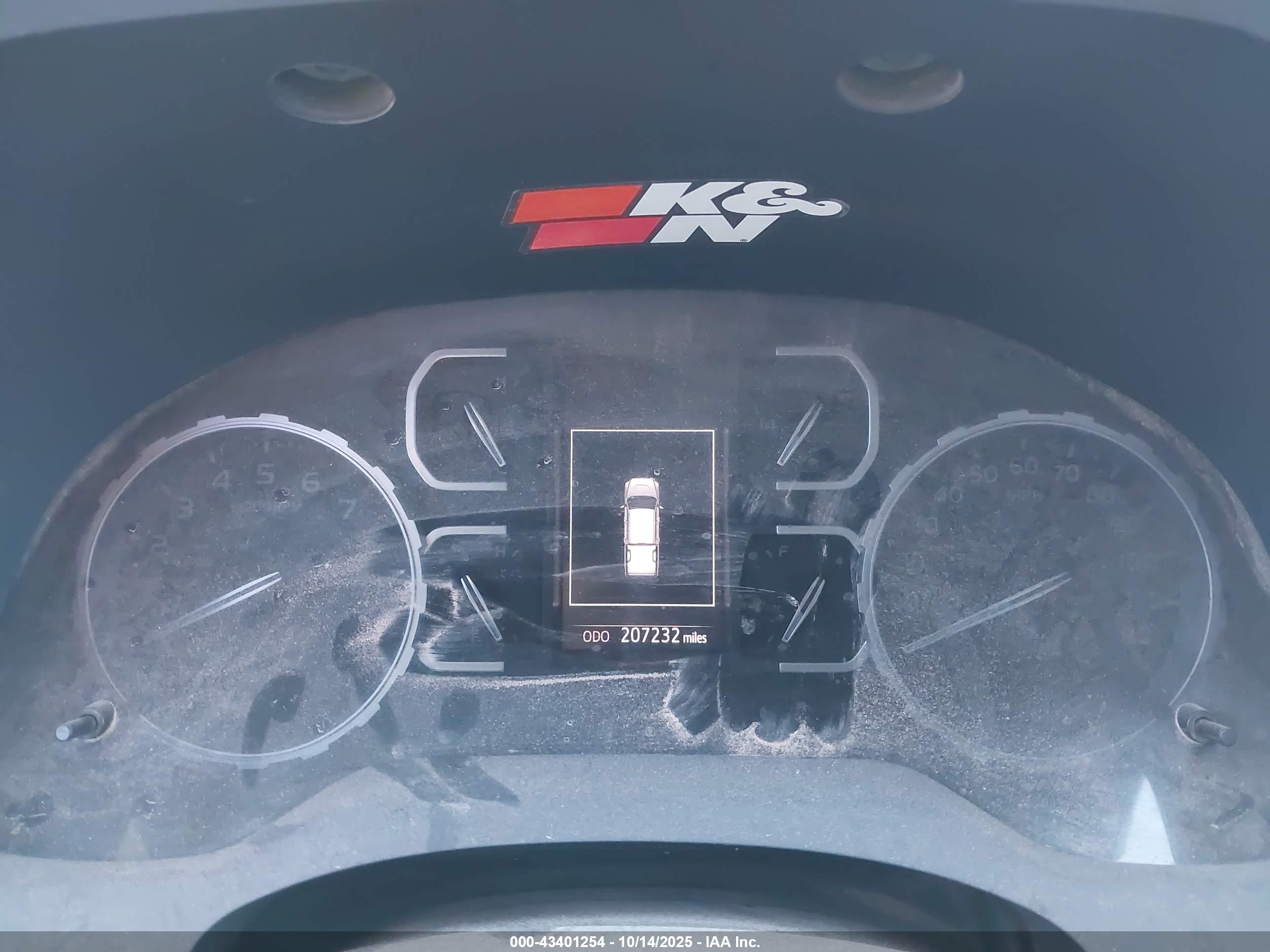 TOYOTA TUNDRA image 7