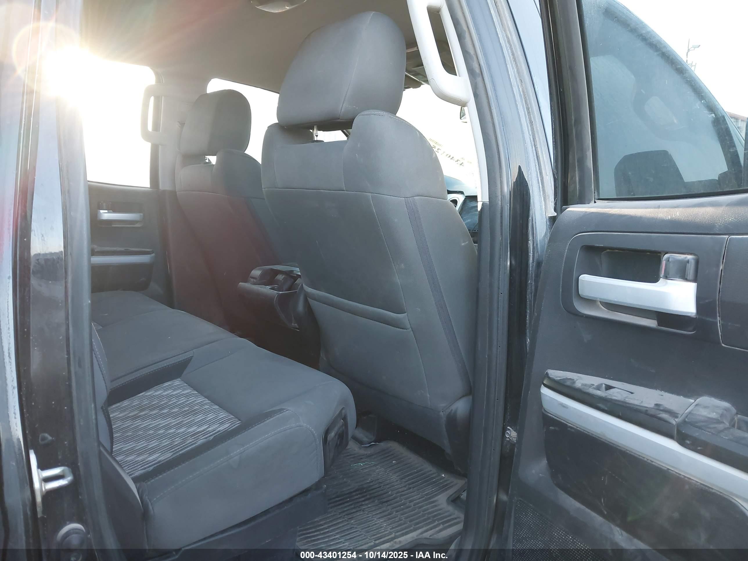 TOYOTA TUNDRA image 8