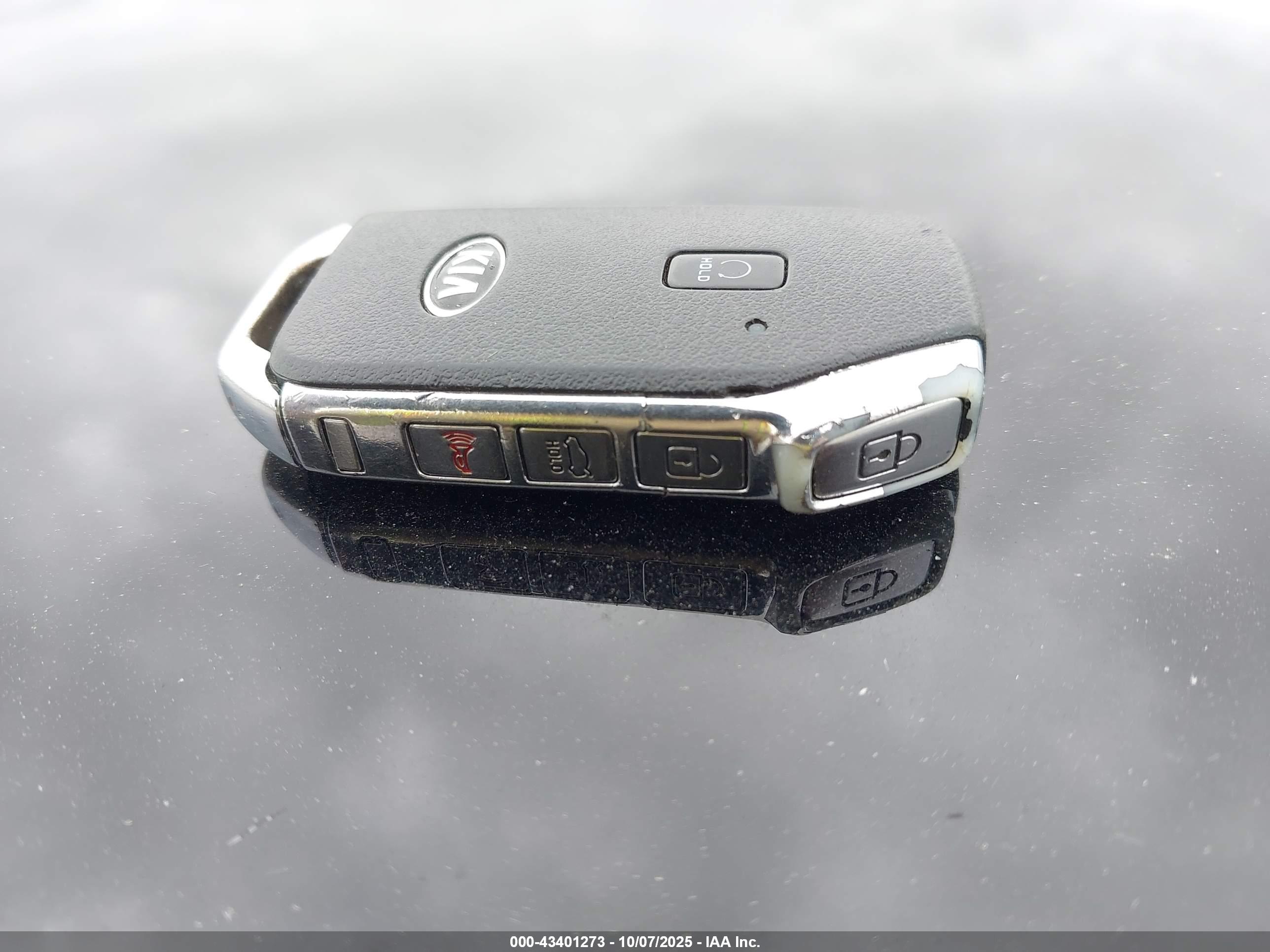 KIA K5 image 11