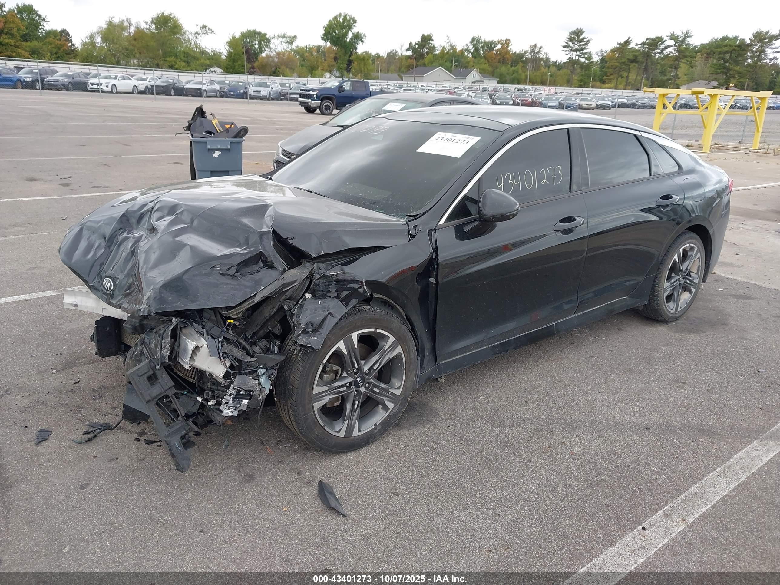 KIA K5 image 2