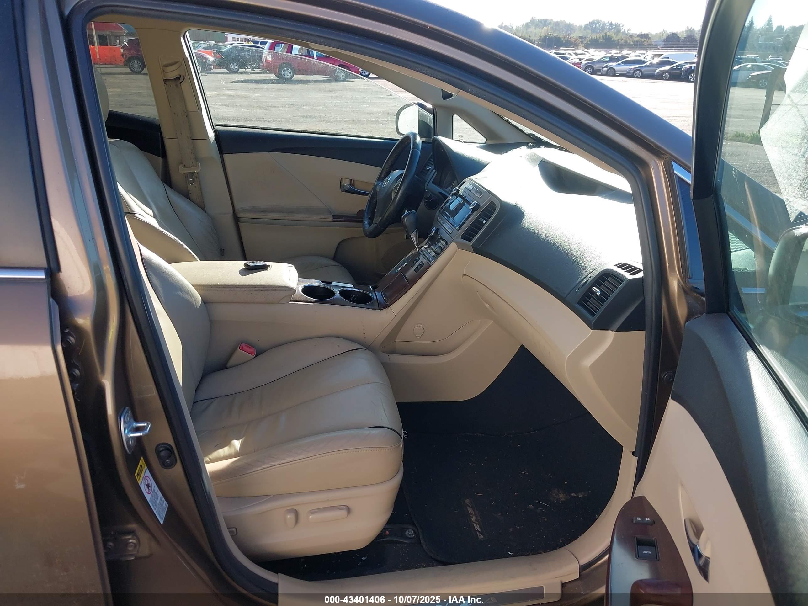TOYOTA VENZA image 5