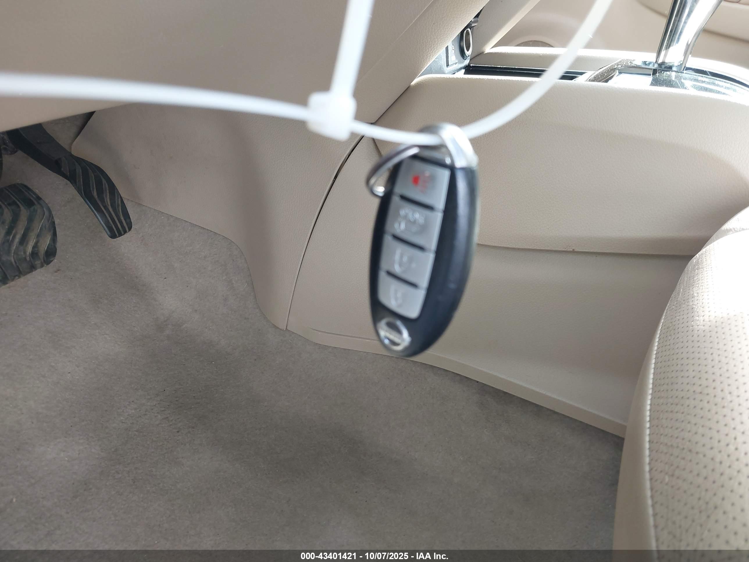 NISSAN ROGUE image 11