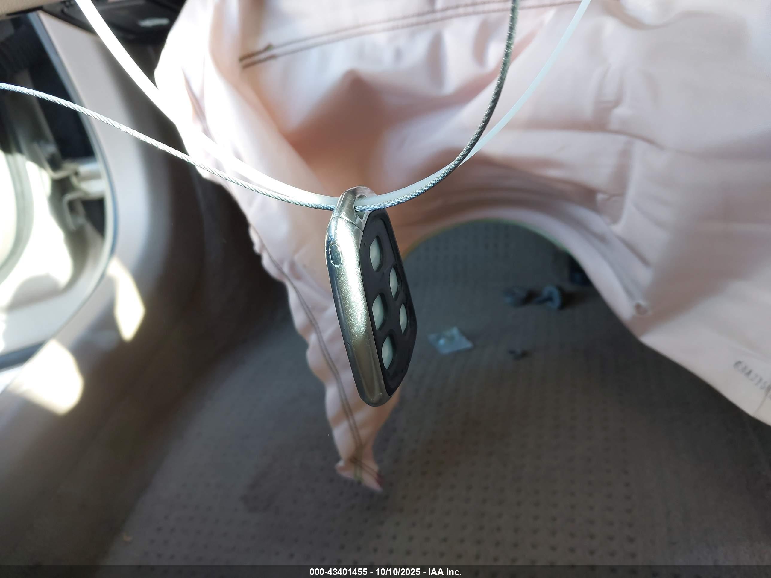 CADILLAC CTS image 11