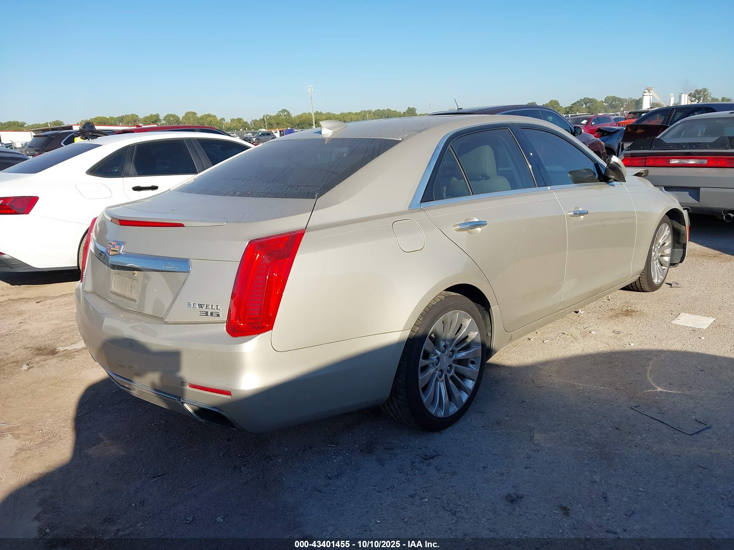CADILLAC CTS image 4