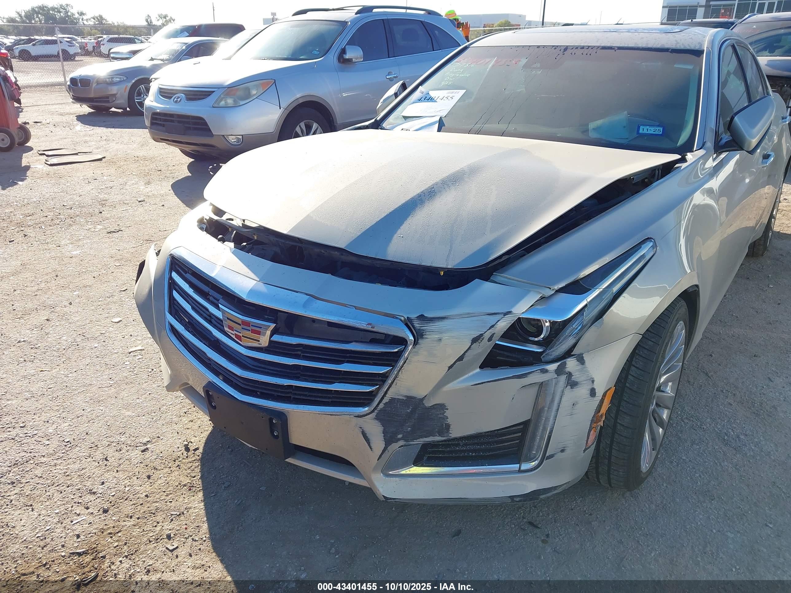 CADILLAC CTS image 6