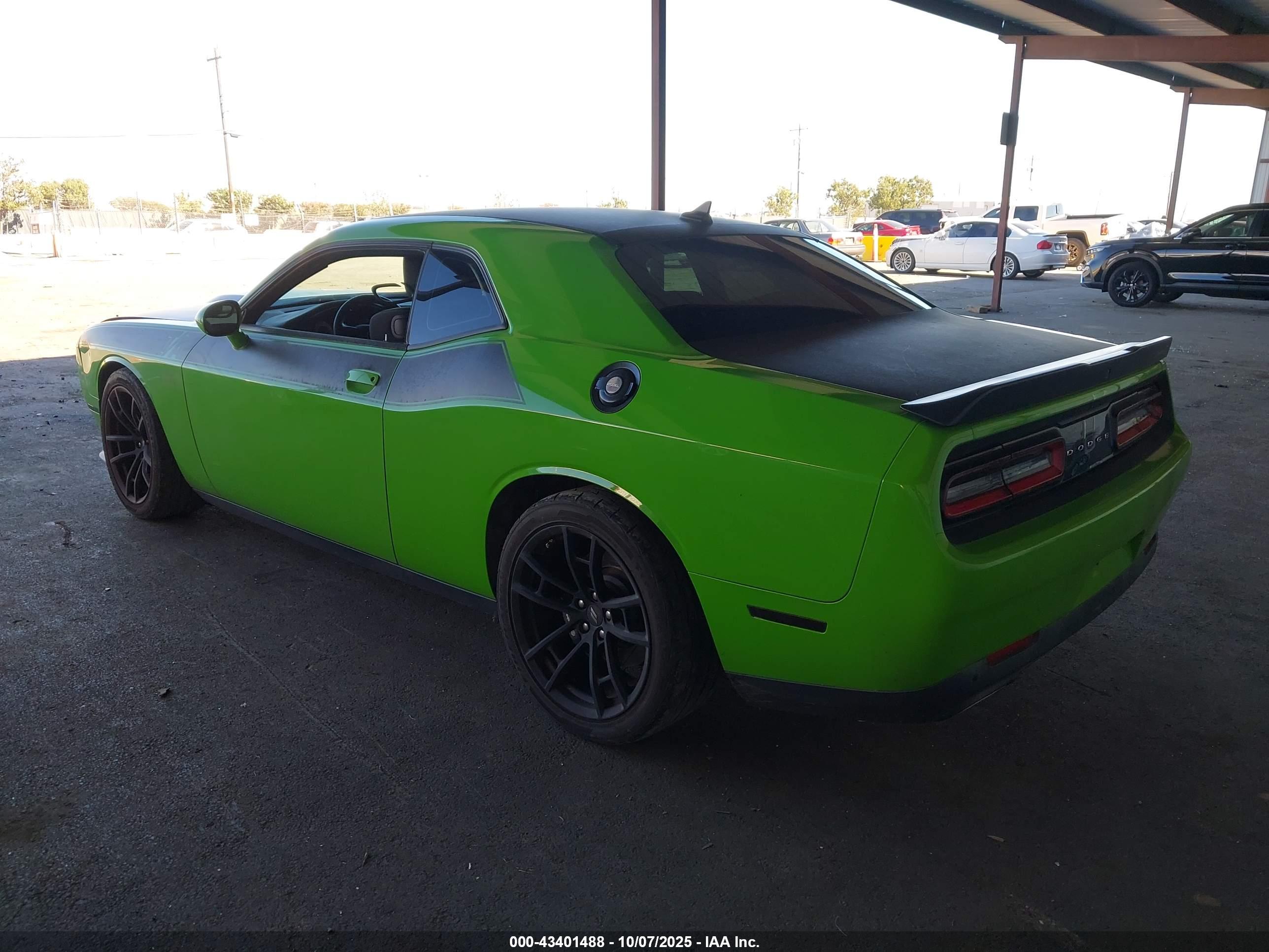 DODGE CHALLENGER image 3
