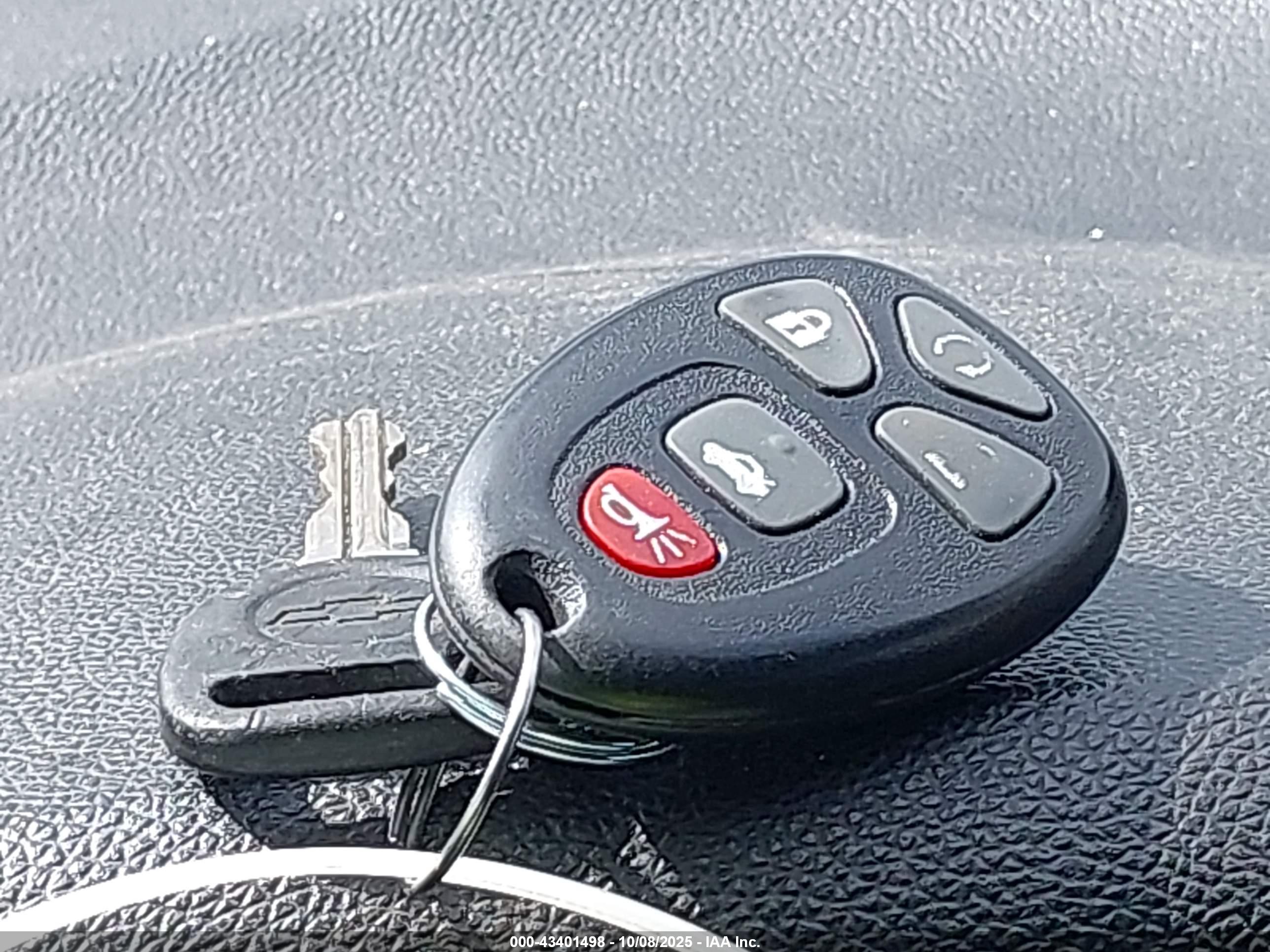 CHEVROLET TRAVERSE image 11