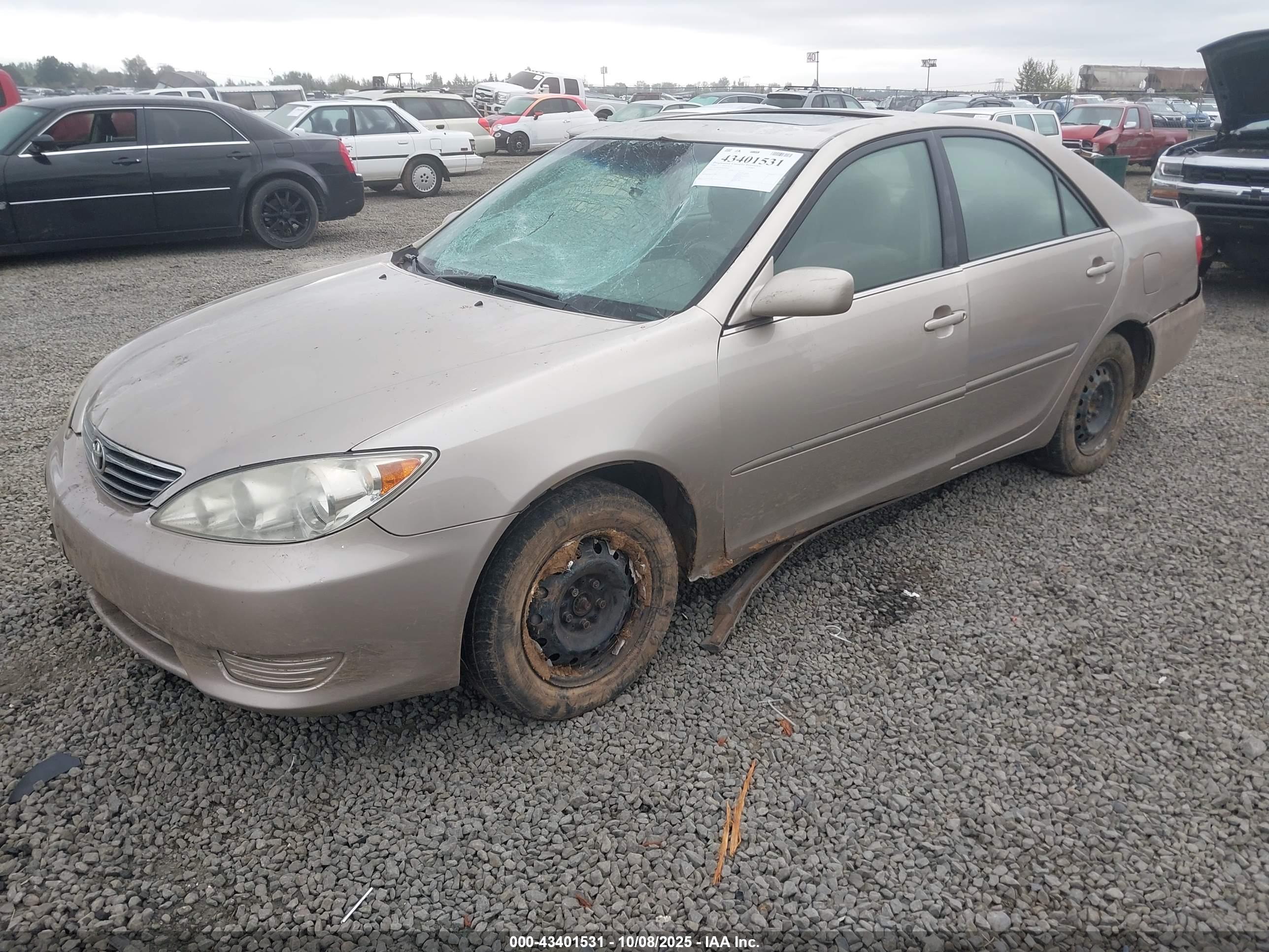 TOYOTA CAMRY image 2