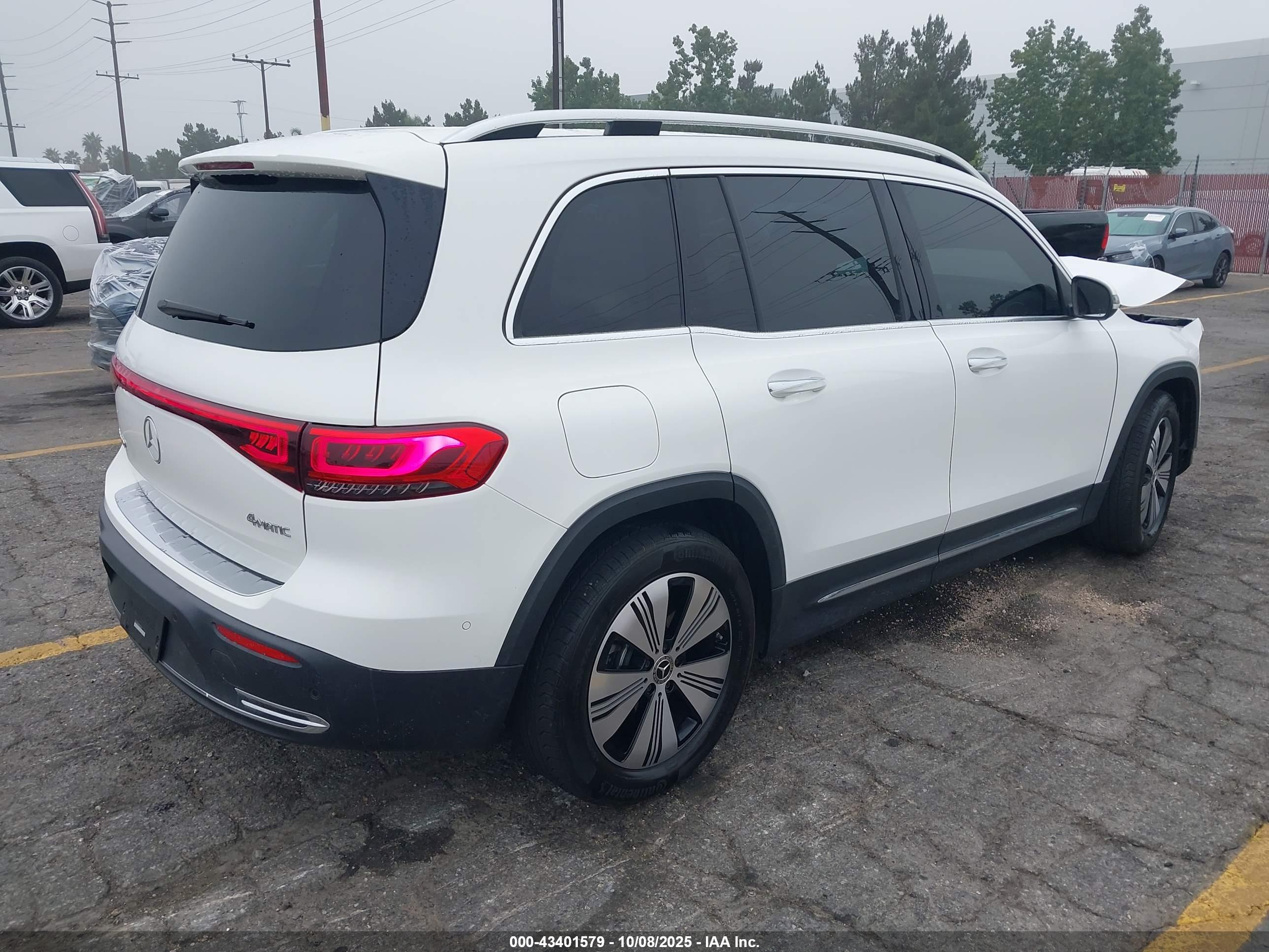 MERCEDES-BENZ EQB image 4