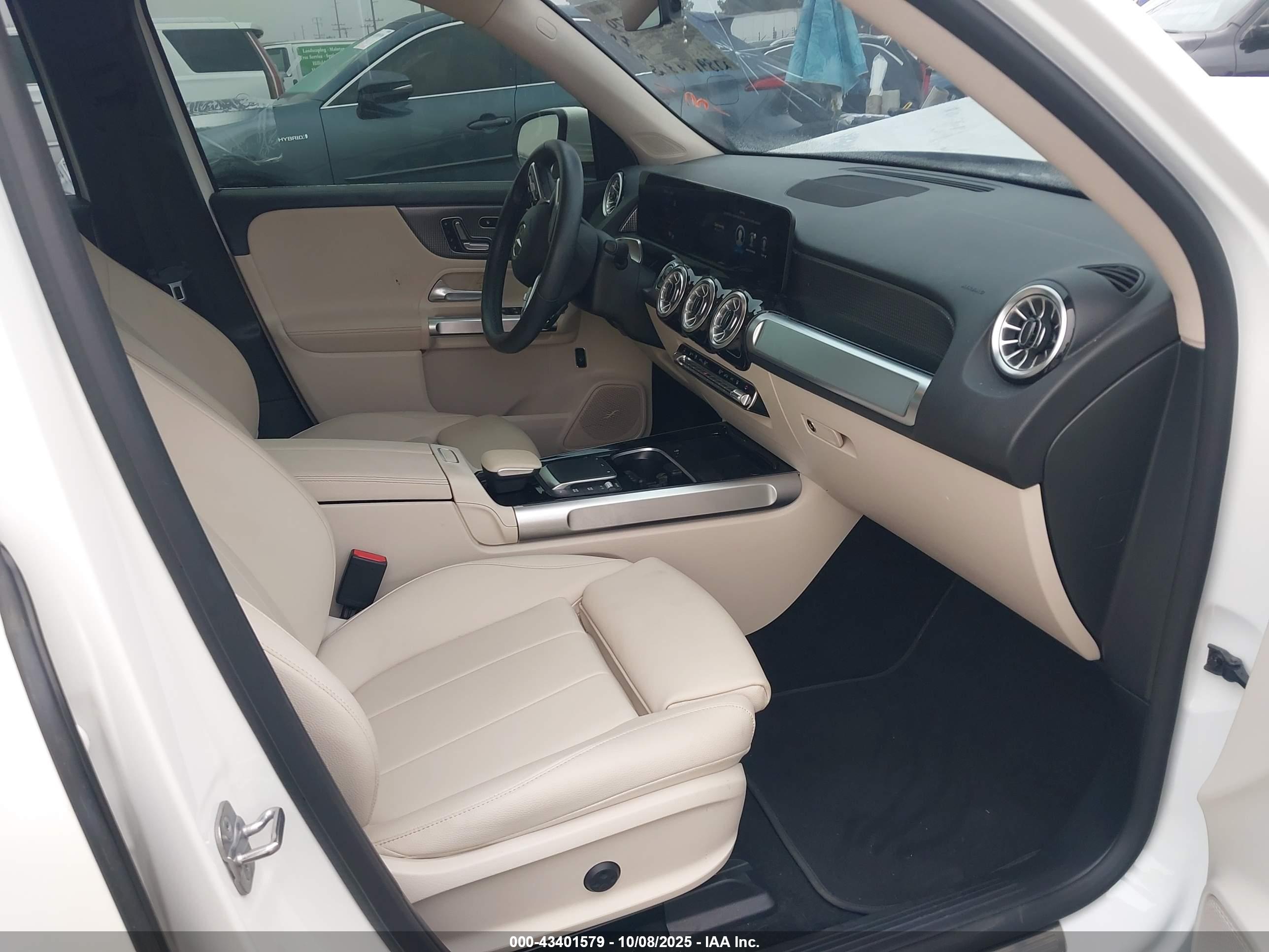 MERCEDES-BENZ EQB image 5