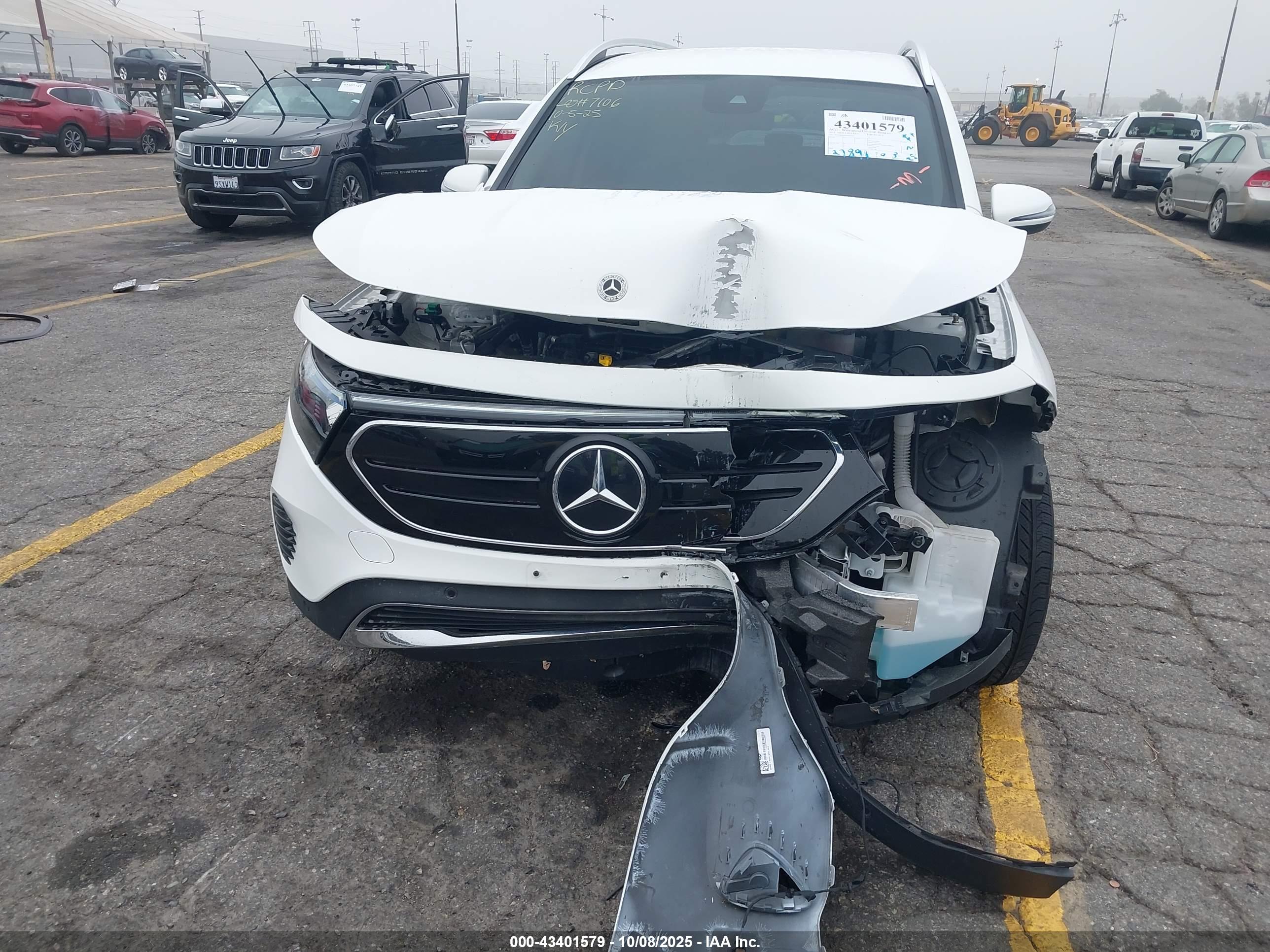 MERCEDES-BENZ EQB image 6