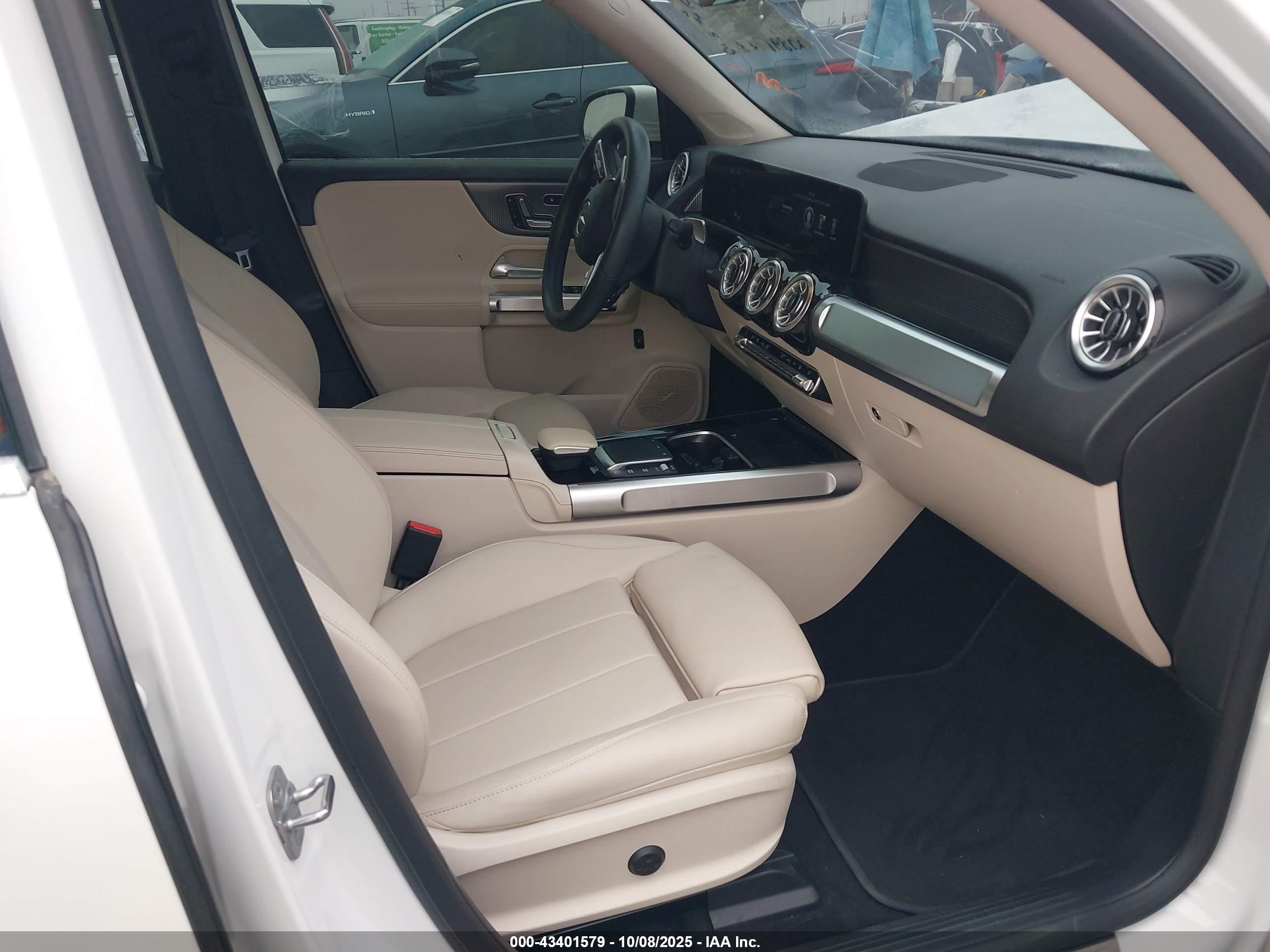 MERCEDES-BENZ EQB image 8