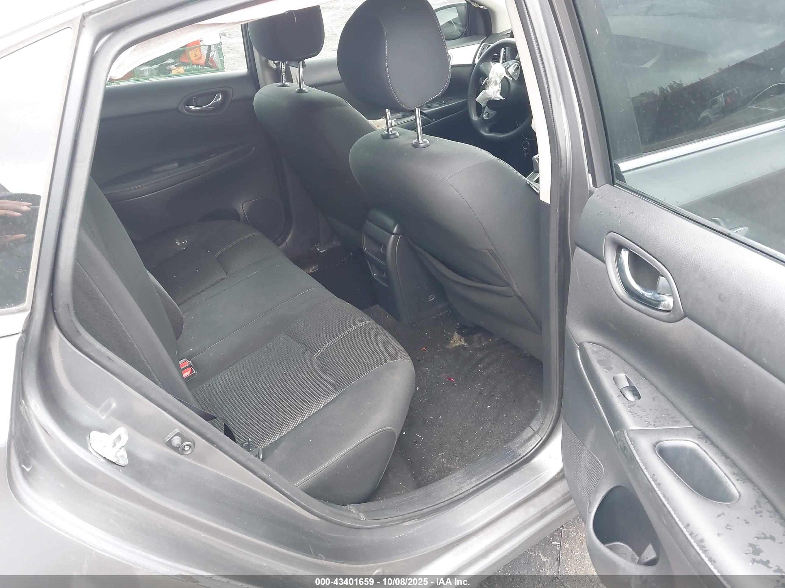 NISSAN SENTRA image 8