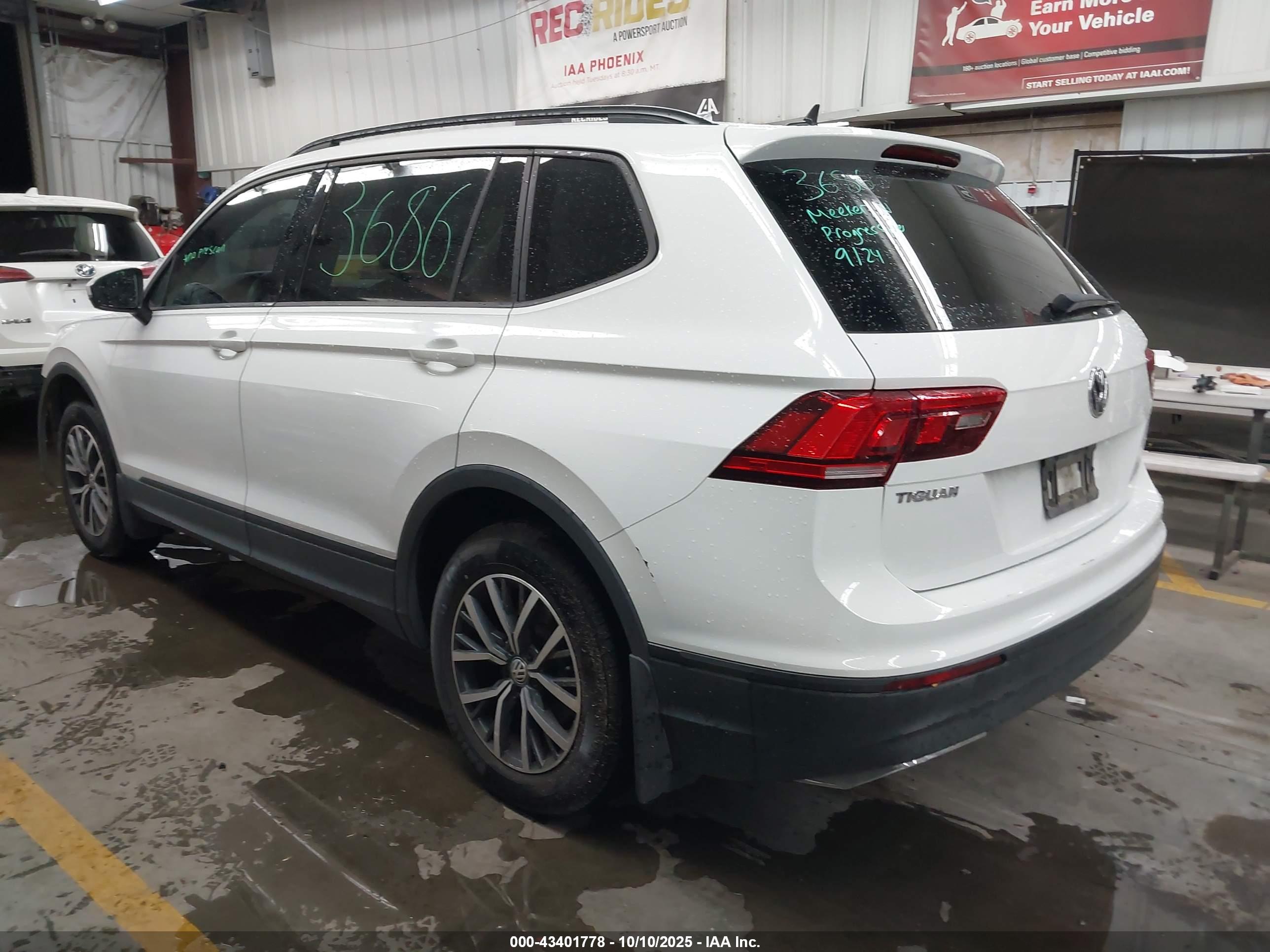 VOLKSWAGEN TIGUAN image 3