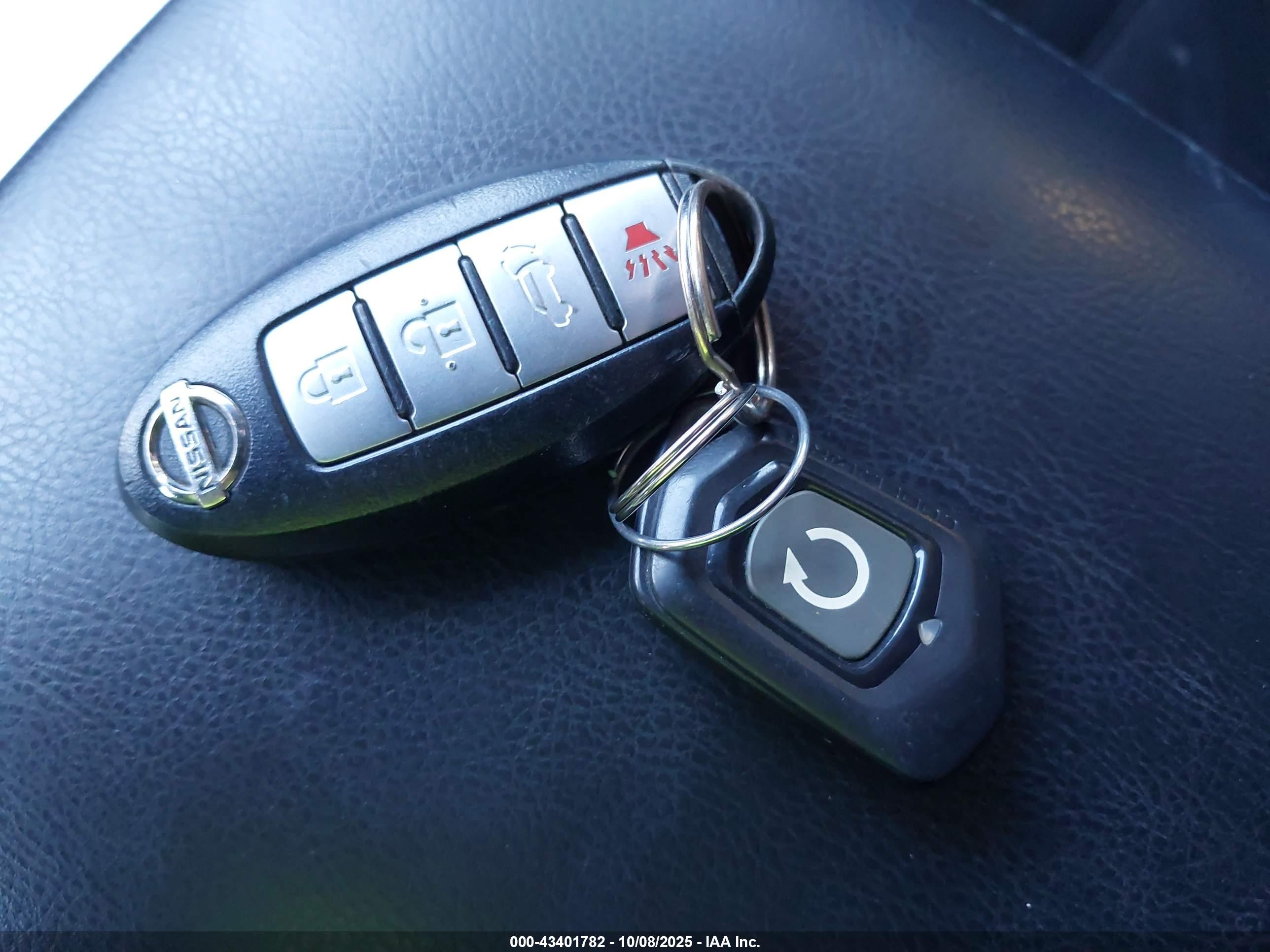 NISSAN MURANO image 11