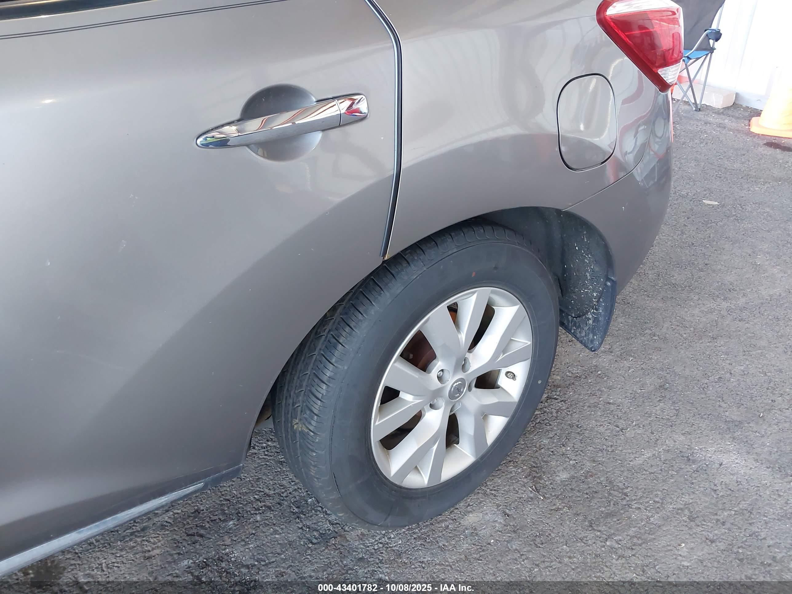 NISSAN MURANO image 6