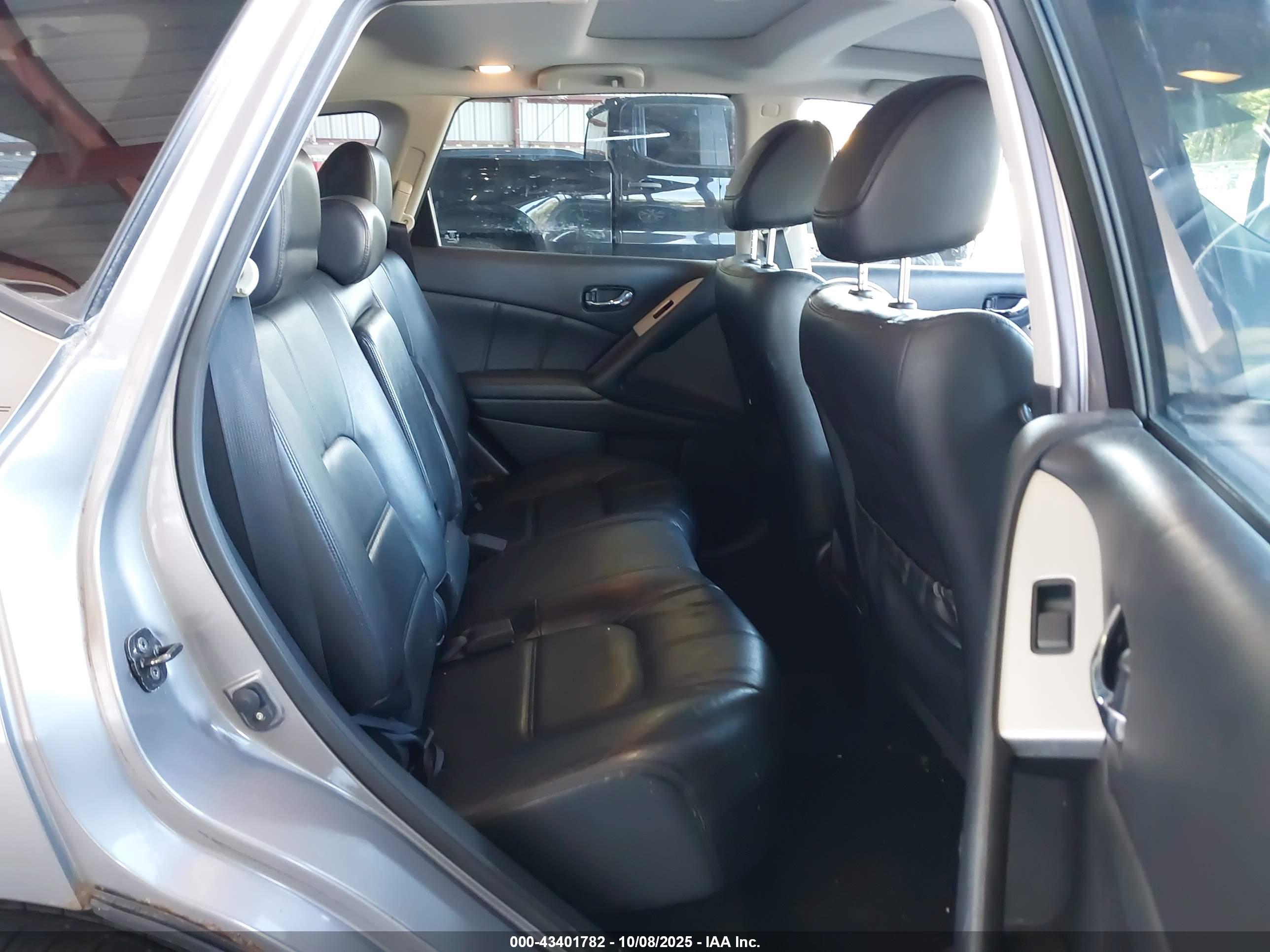 NISSAN MURANO image 8