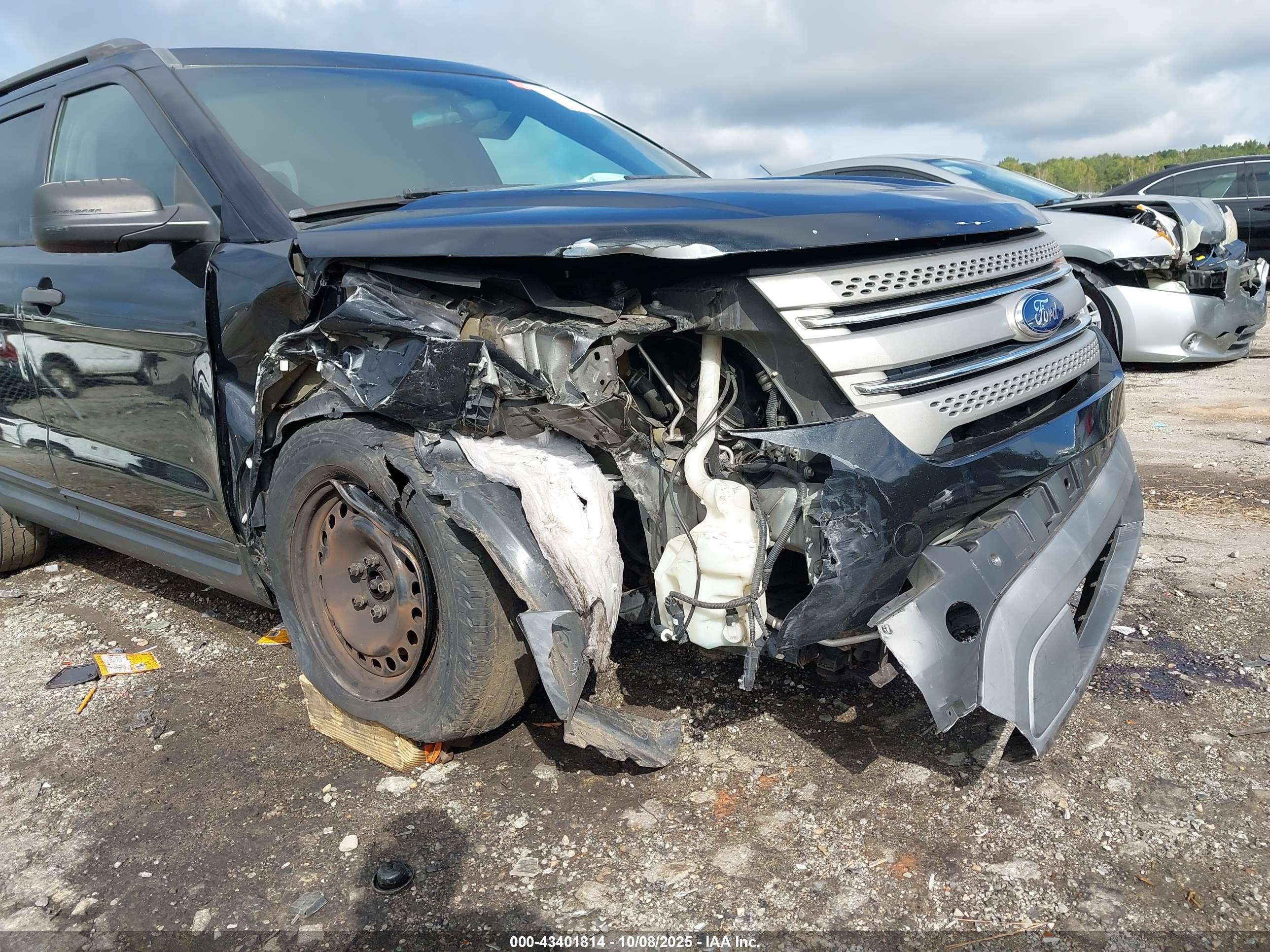 FORD EXPLORER image 6