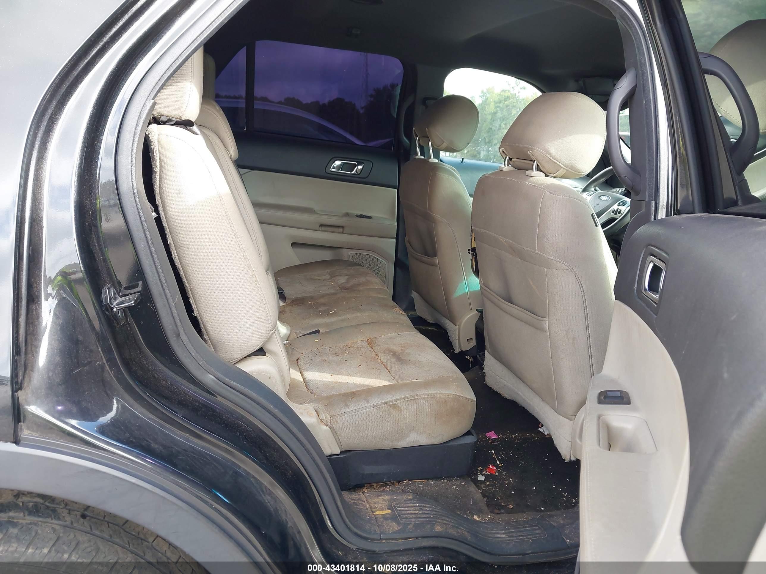 FORD EXPLORER image 8