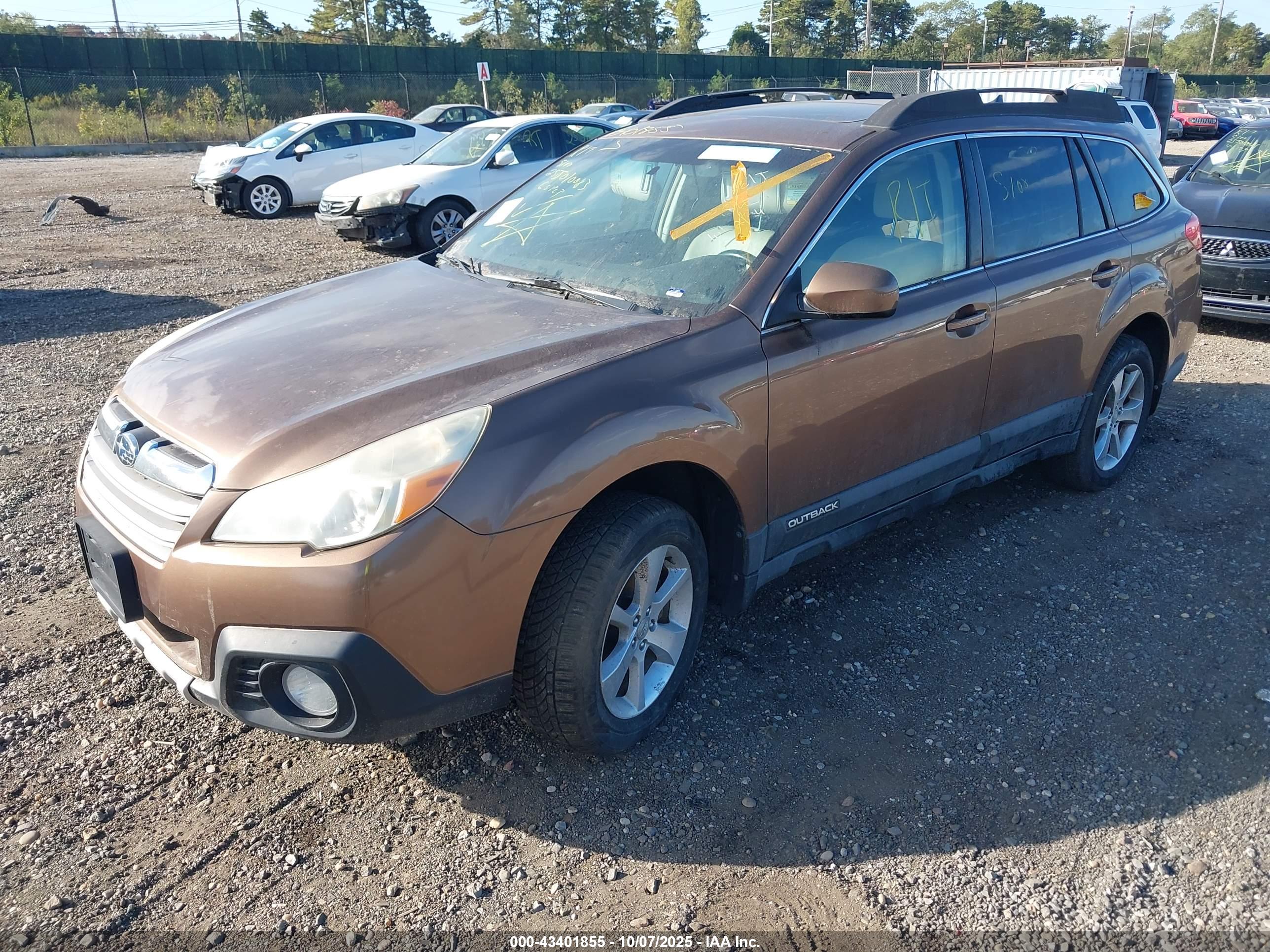 SUBARU OUTBACK image 2