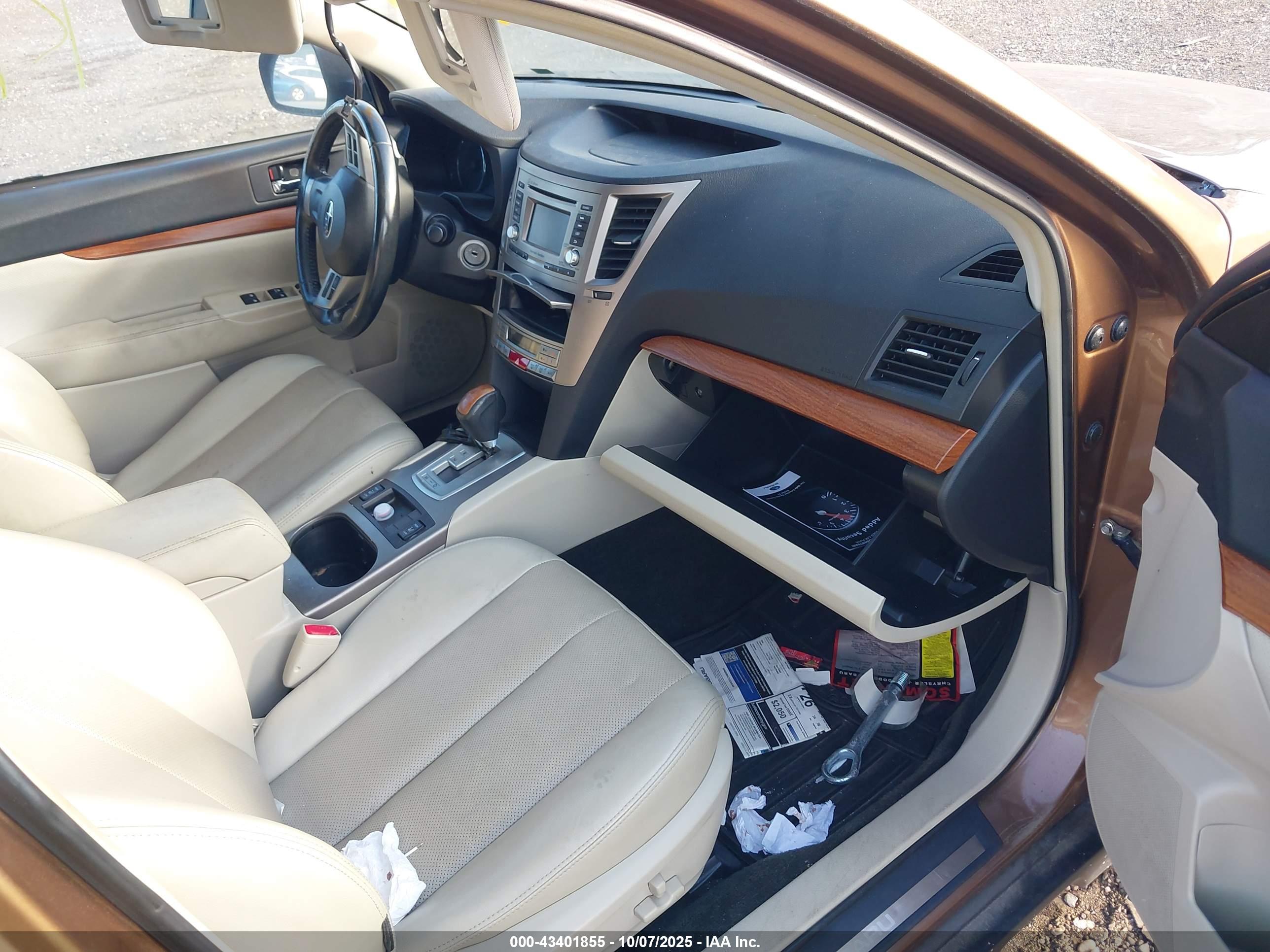 SUBARU OUTBACK image 5
