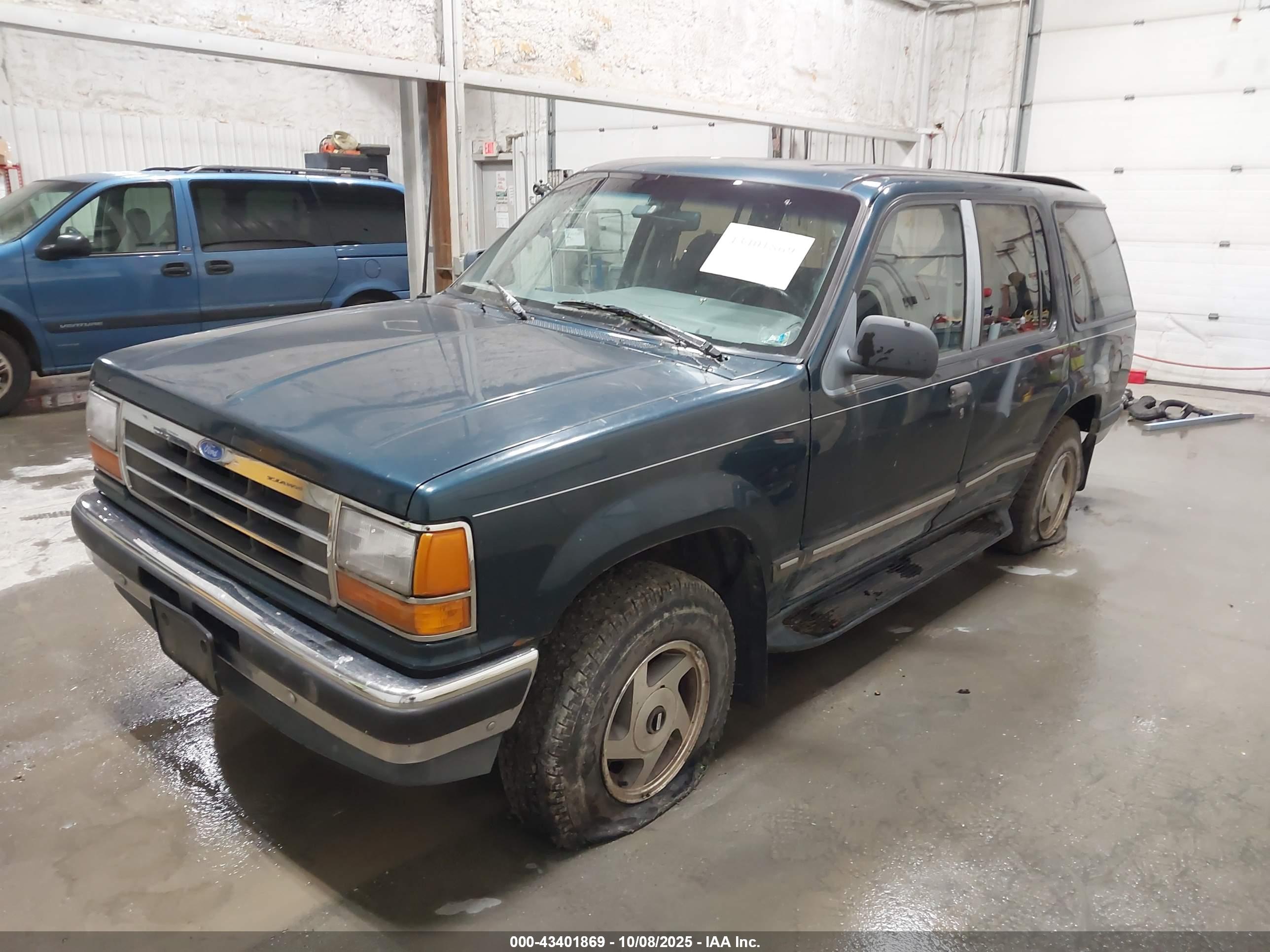 FORD EXPLORER image 2
