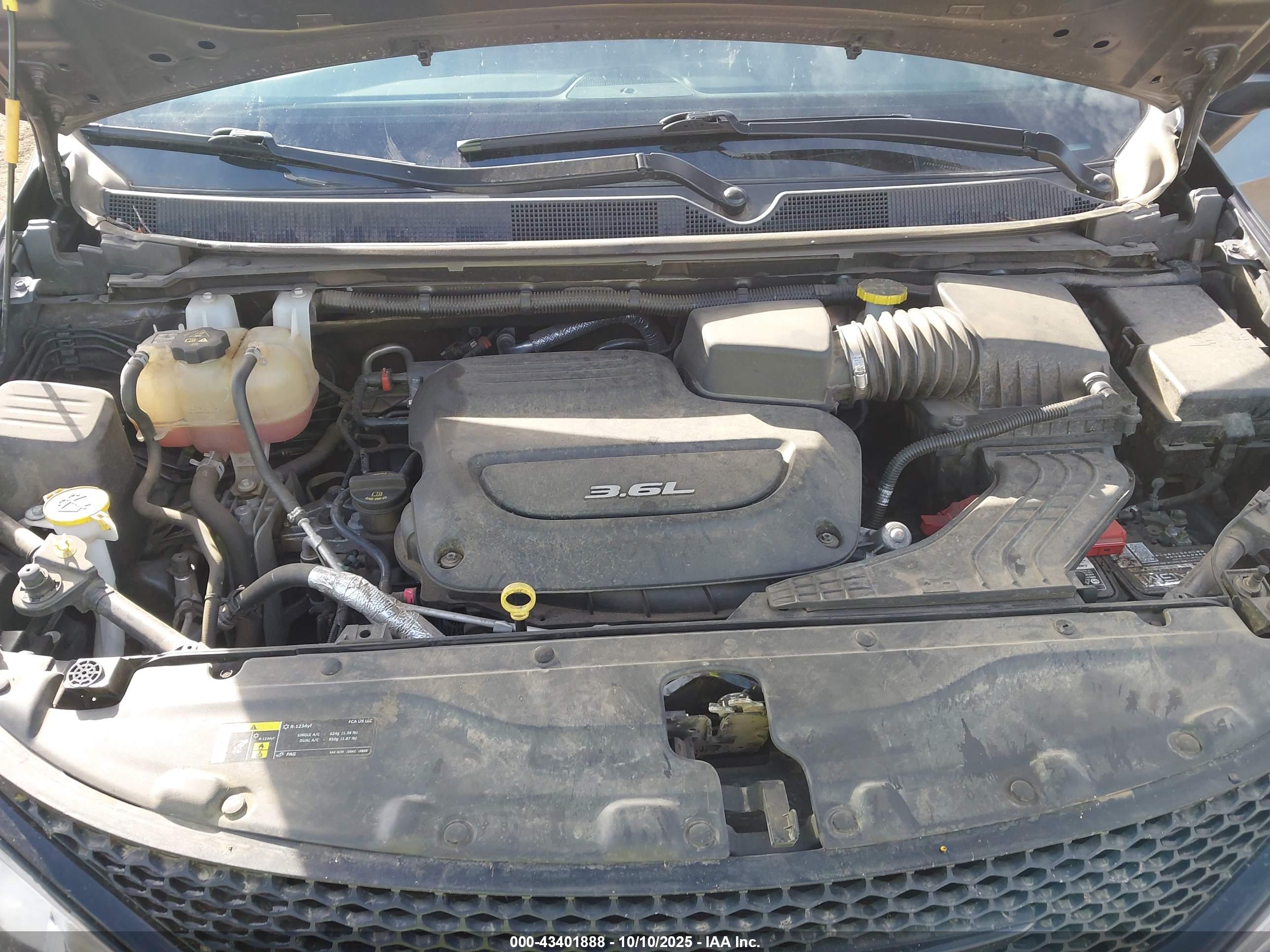 CHRYSLER PACIFICA image 10