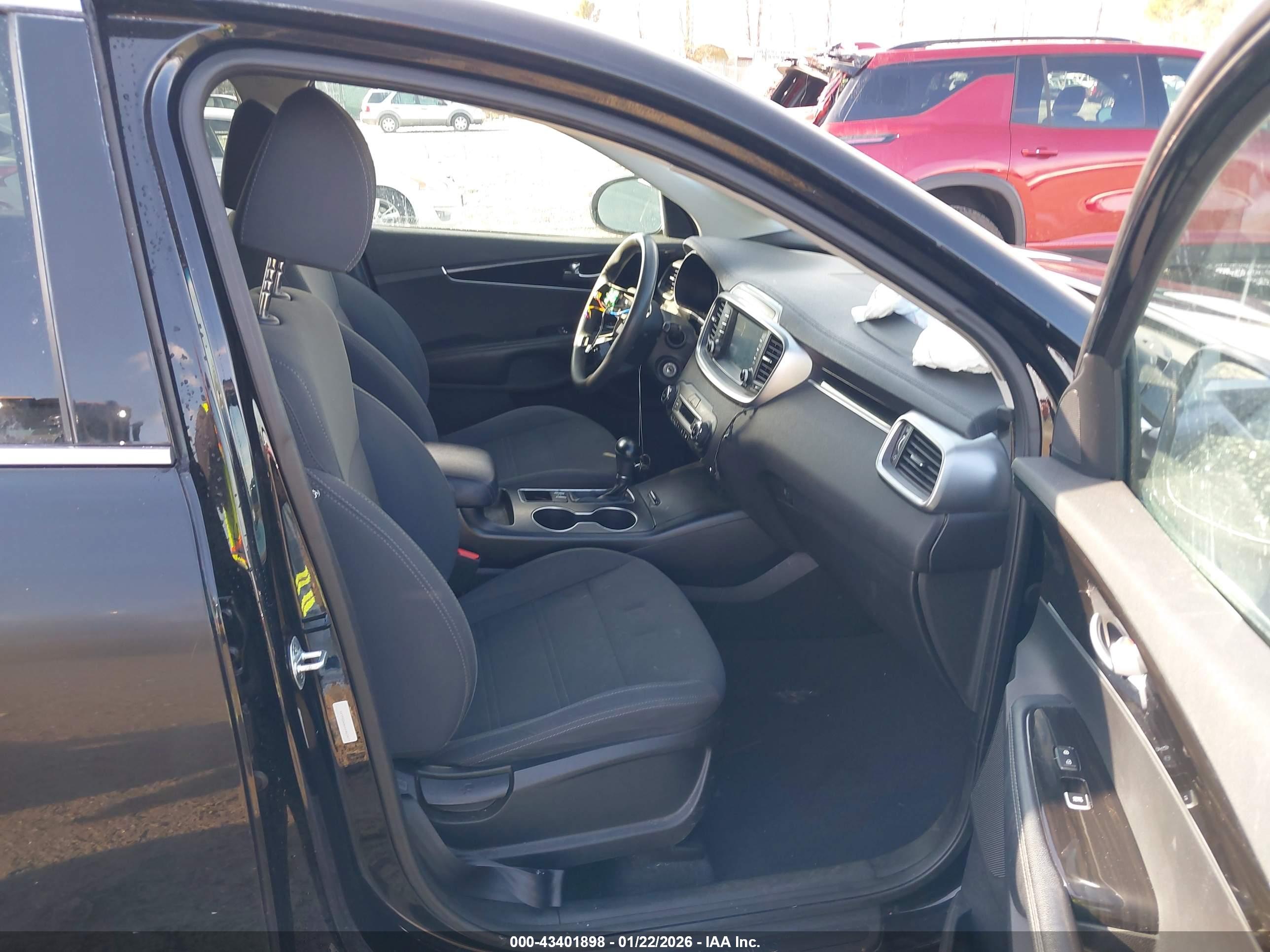 KIA SORENTO image 5