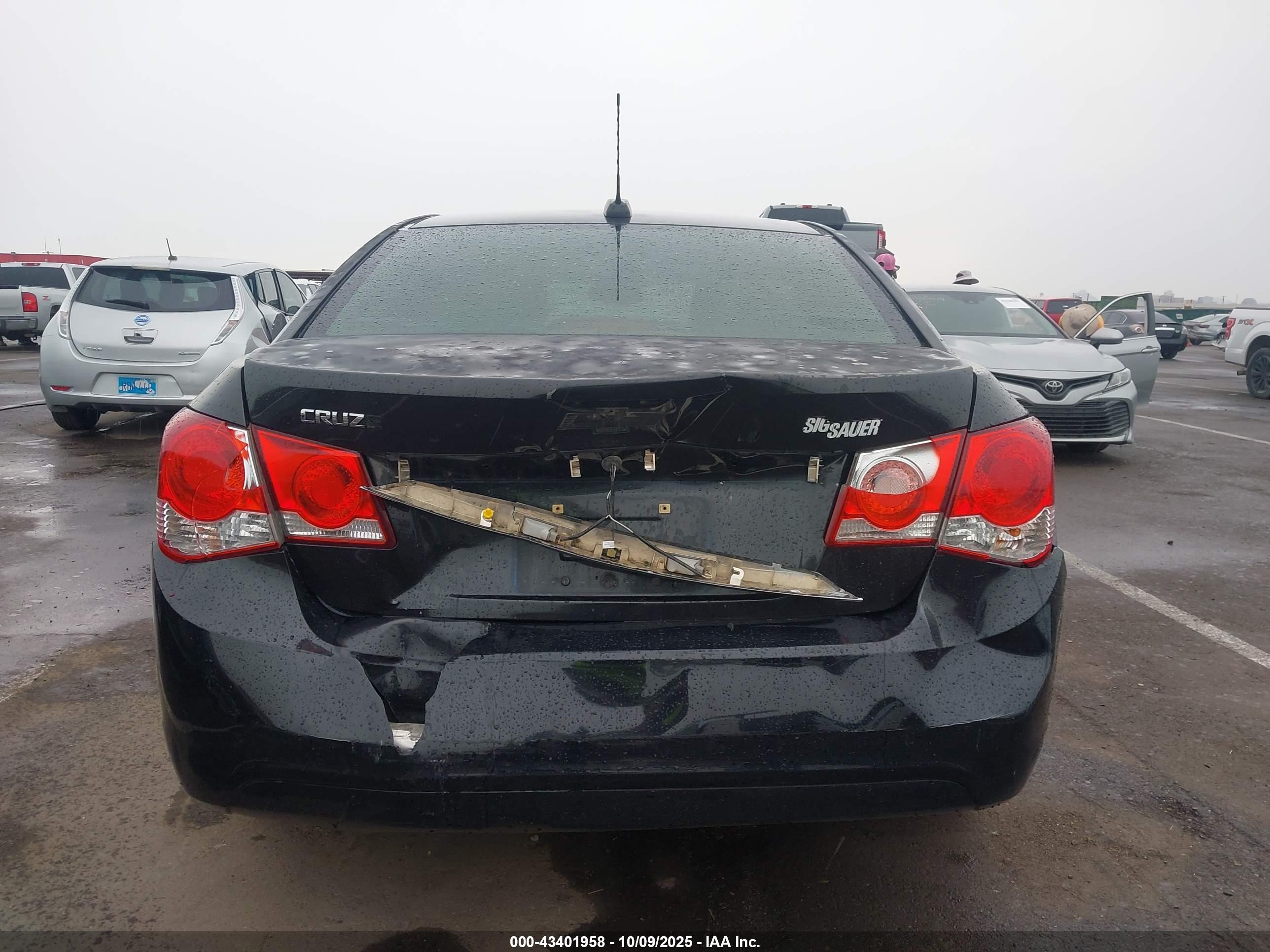 CHEVROLET CRUZE image 6